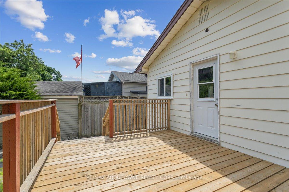 Photo 16 of 26 Vine Street S, St. Catharines, Fairview — HOMEH