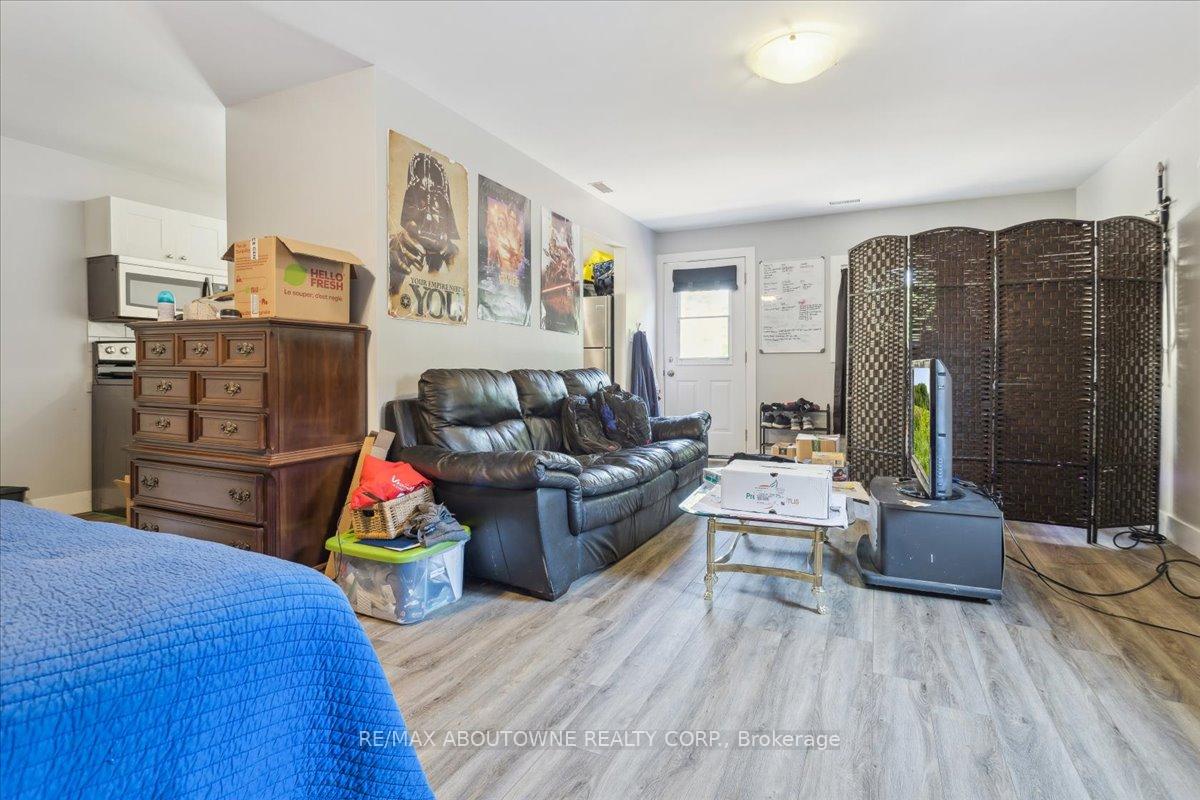 Photo 20 of 26 Vine Street S, St. Catharines, Fairview — HOMEH