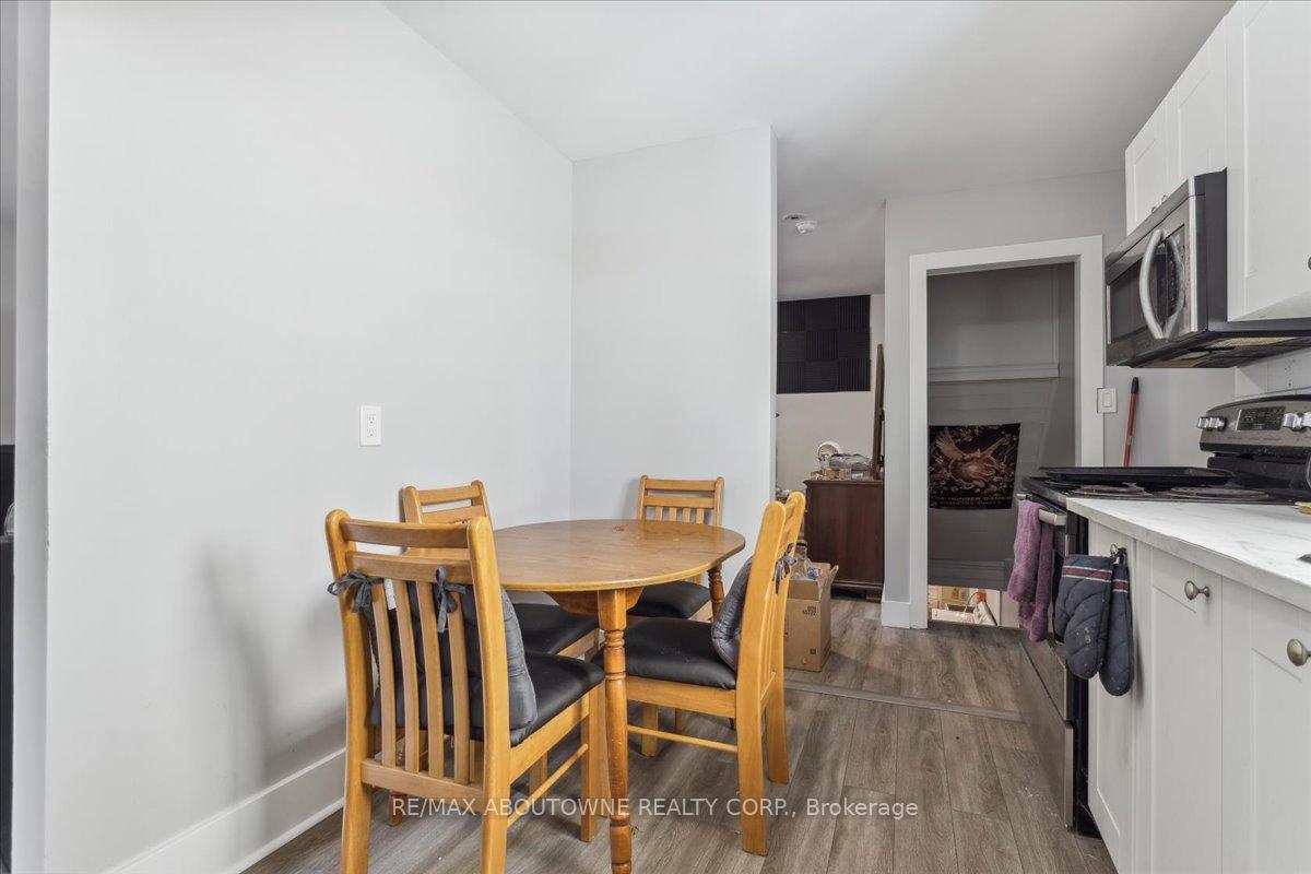 Photo 24 of 26 Vine Street S, St. Catharines, Fairview — HOMEH