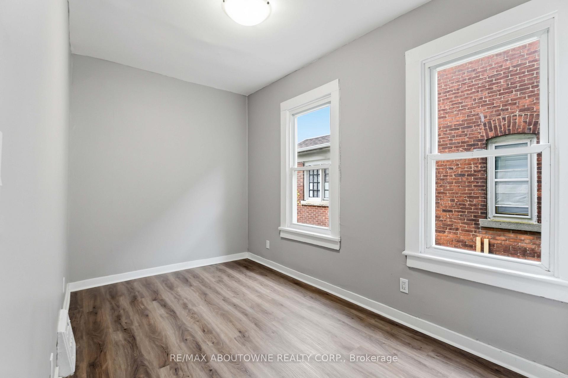 Photo 10 of 107 Lake Street, St. Catharines, Downtown — HOMEH