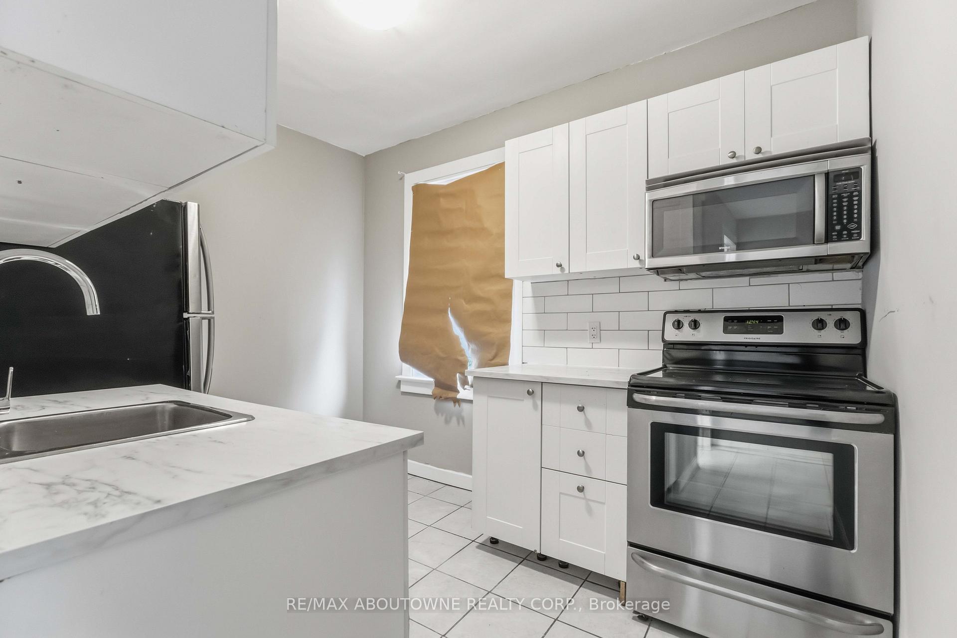 Photo 12 of 107 Lake Street, St. Catharines, Downtown — HOMEH