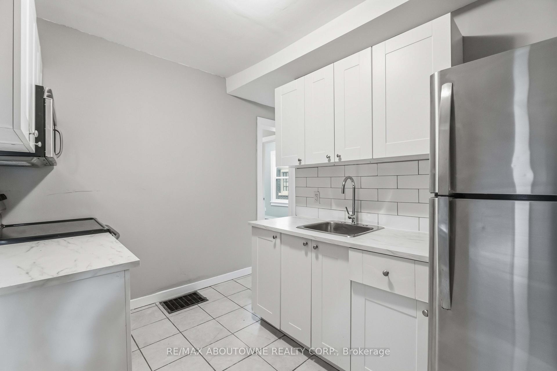 Photo 13 of 107 Lake Street, St. Catharines, Downtown — HOMEH