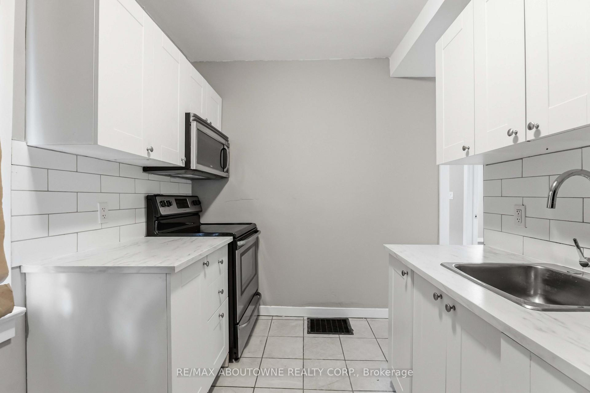 Photo 14 of 107 Lake Street, St. Catharines, Downtown — HOMEH
