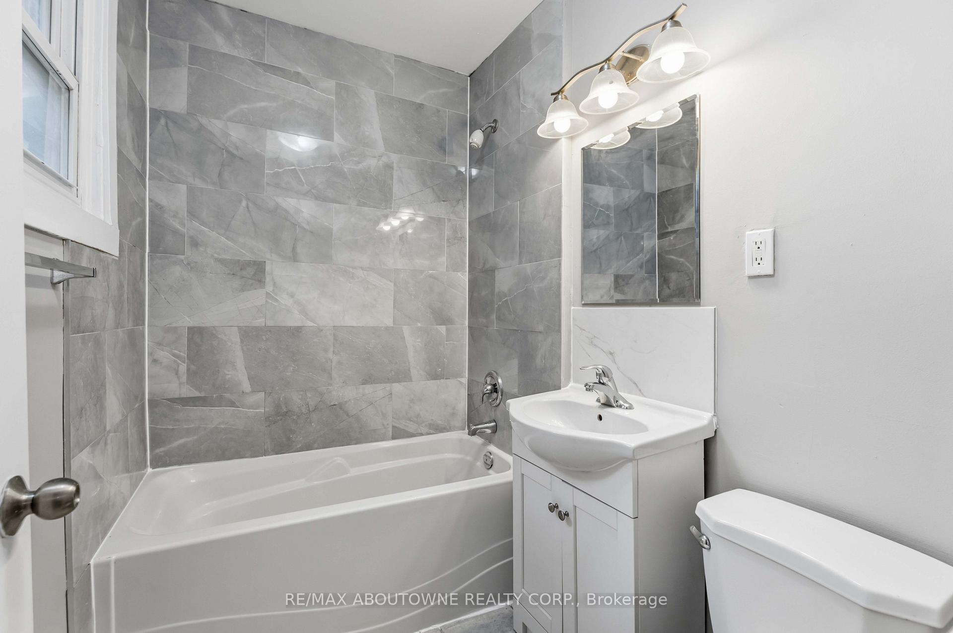 Photo 15 of 107 Lake Street, St. Catharines, Downtown — HOMEH