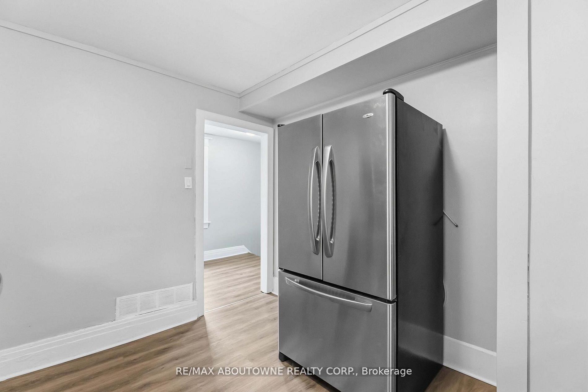 Photo 19 of 107 Lake Street, St. Catharines, Downtown — HOMEH