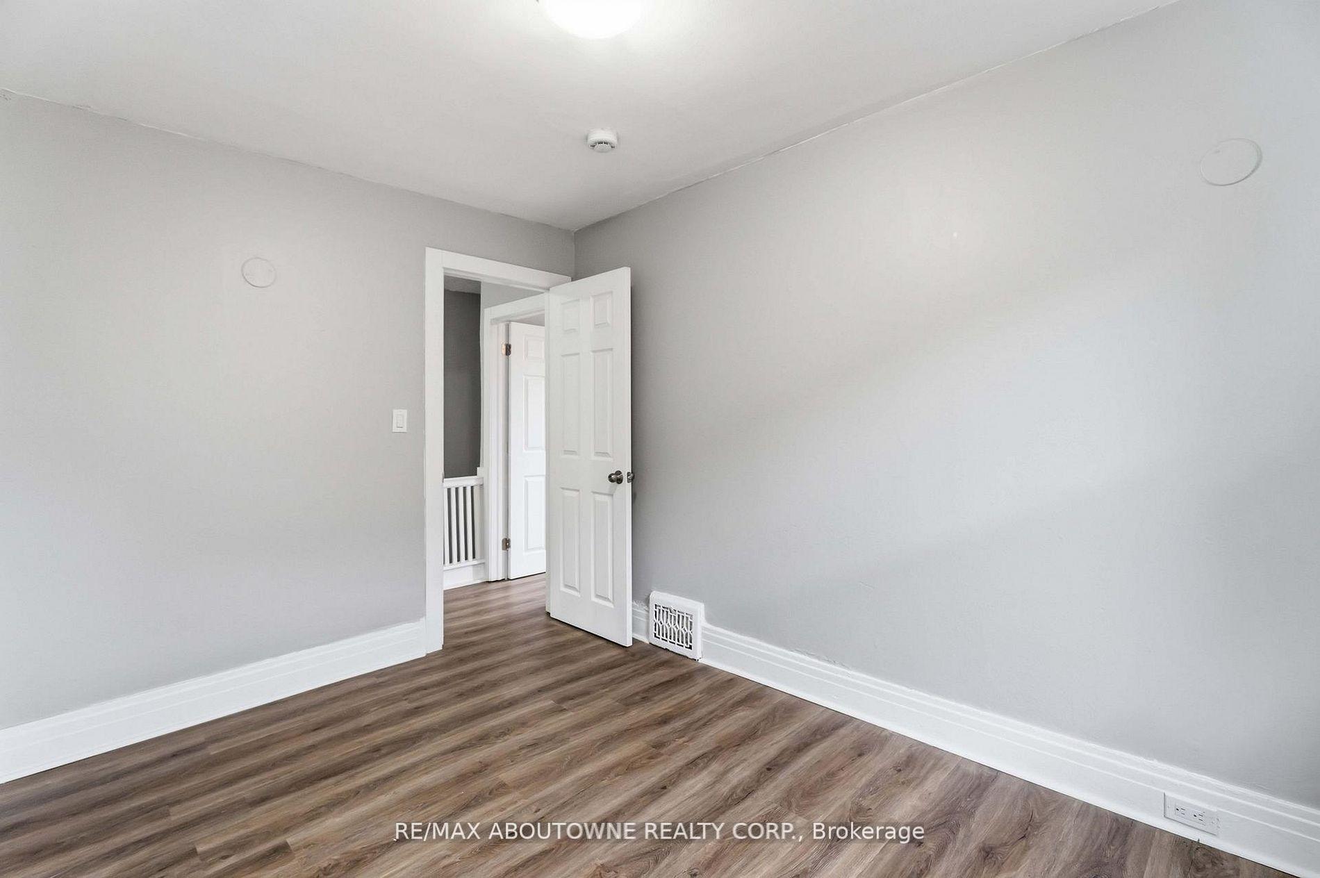 Photo 21 of 107 Lake Street, St. Catharines, Downtown — HOMEH