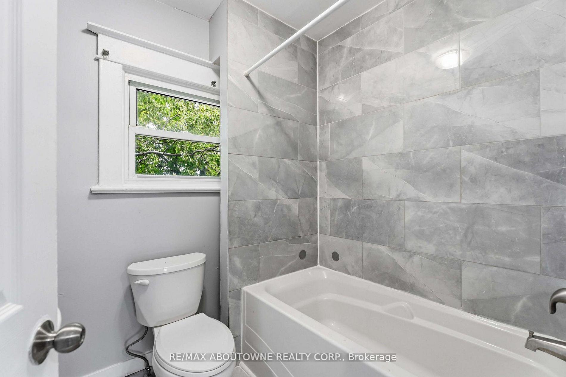 Photo 25 of 107 Lake Street, St. Catharines, Downtown — HOMEH