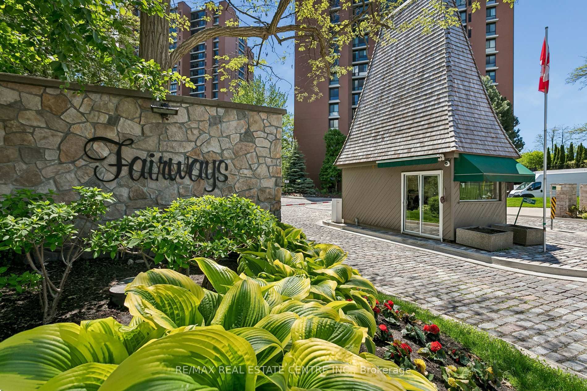 Photo 2 of Unit 609, 1400 Dixie Road, Mississauga, Lakeview — HOMEH