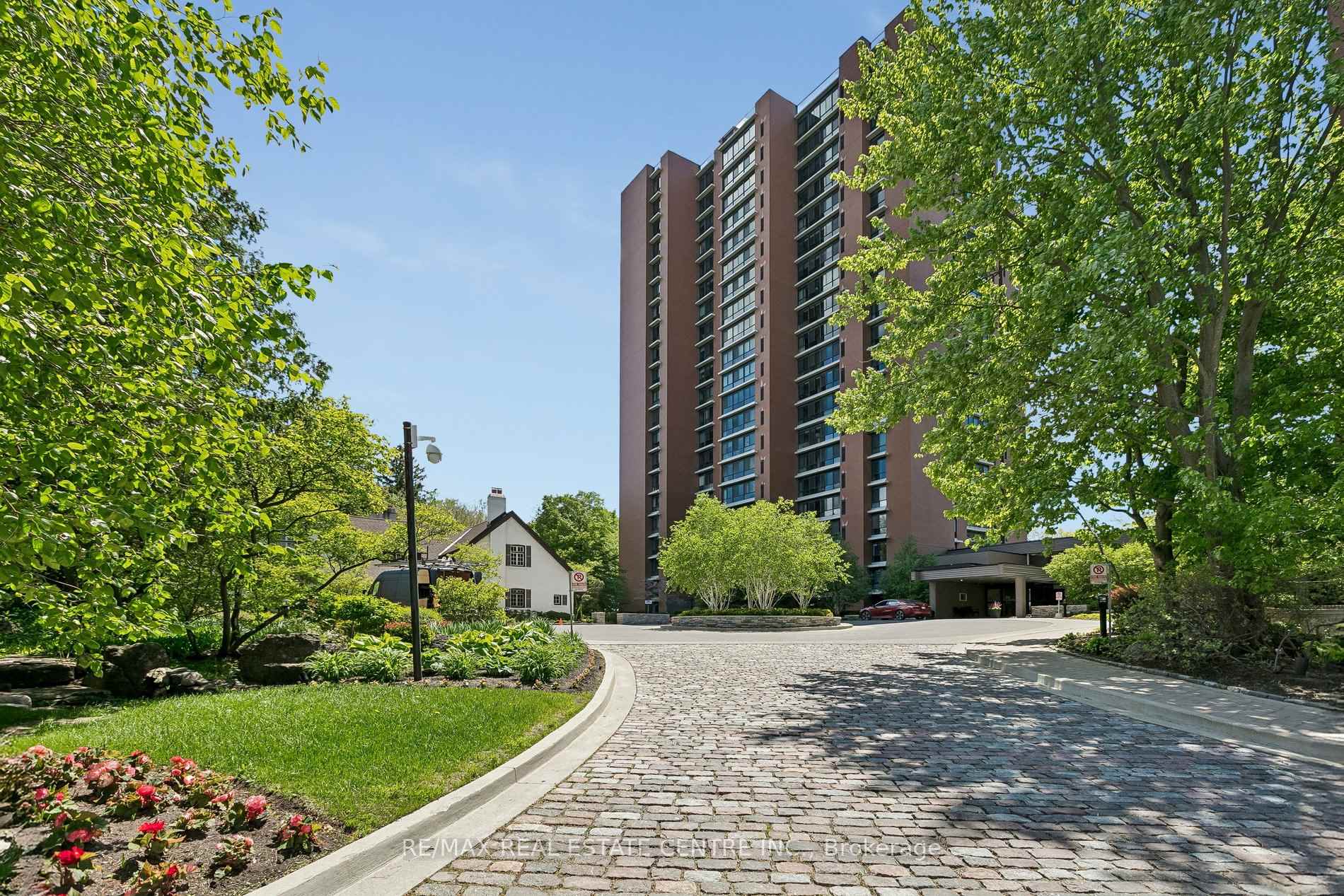 Photo 3 of Unit 609, 1400 Dixie Road, Mississauga, Lakeview — HOMEH