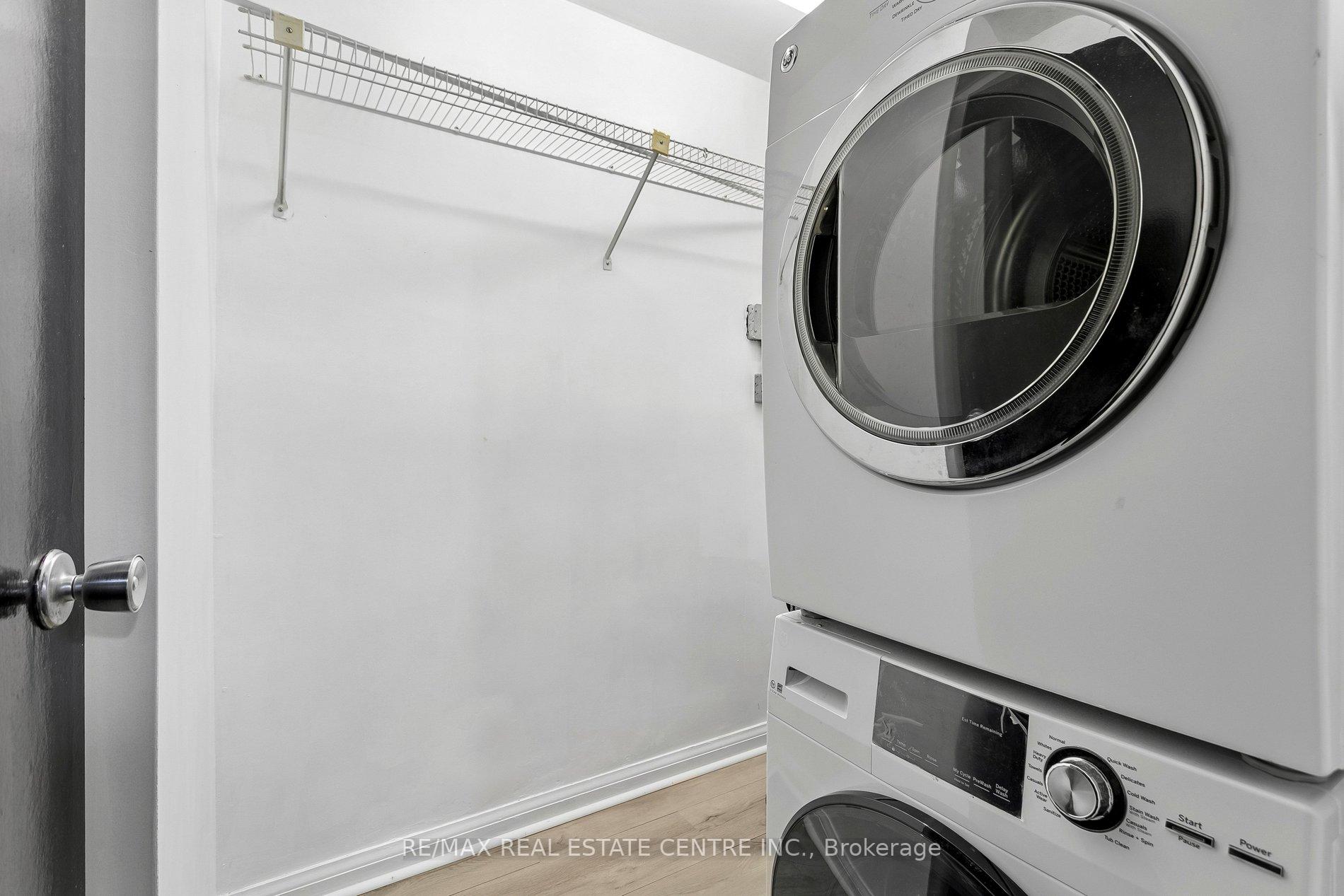 Photo 10 of Unit 609, 1400 Dixie Road, Mississauga, Lakeview — HOMEH