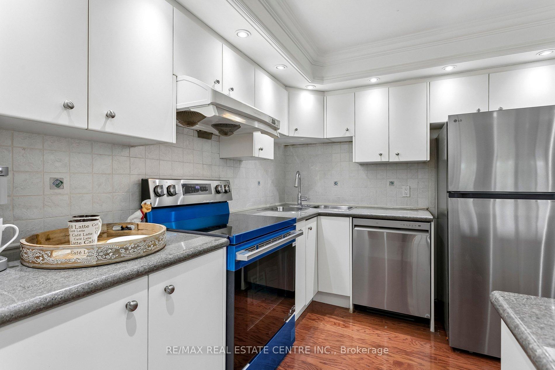 Photo 19 of Unit 609, 1400 Dixie Road, Mississauga, Lakeview — HOMEH