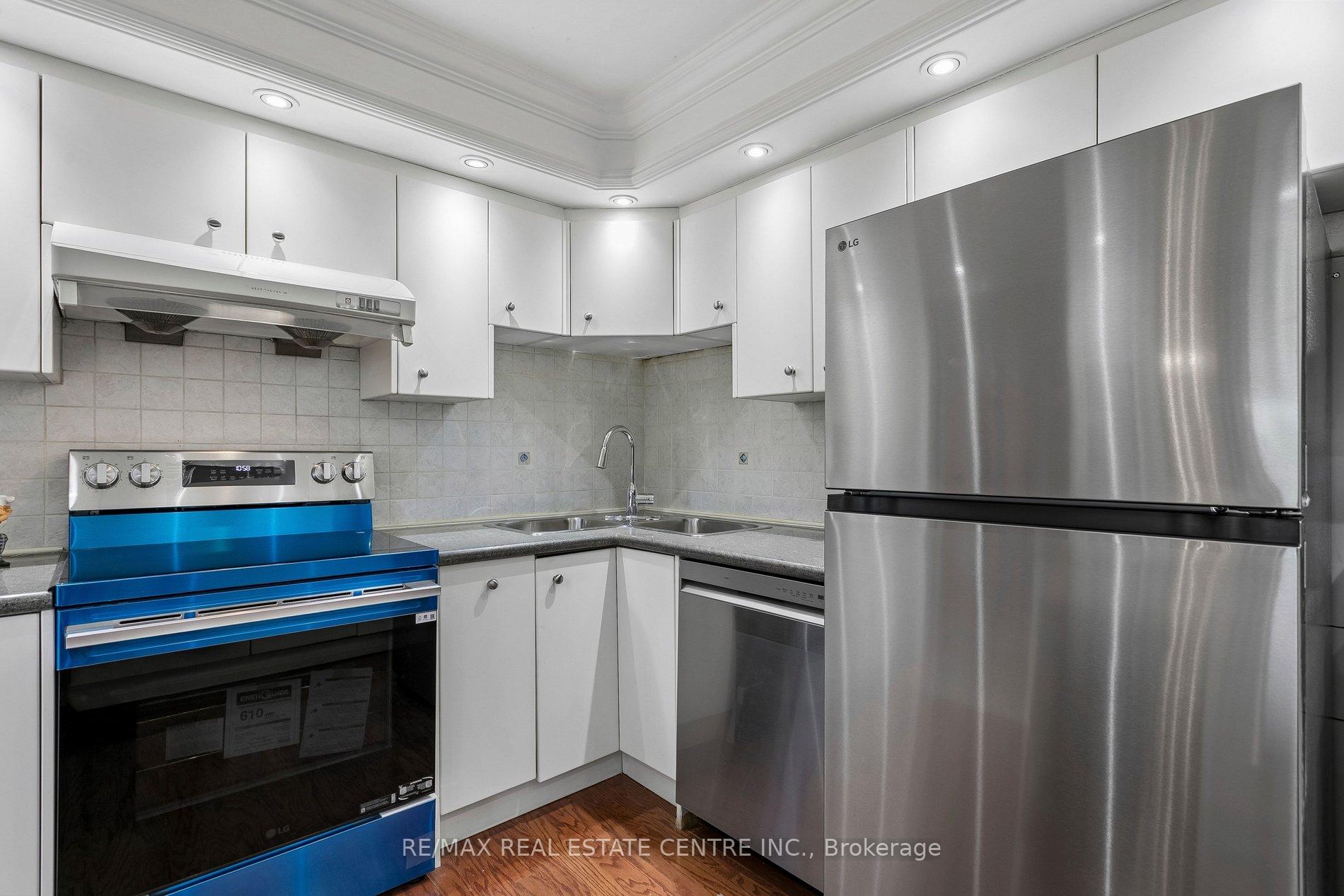 Photo 21 of Unit 609, 1400 Dixie Road, Mississauga, Lakeview — HOMEH