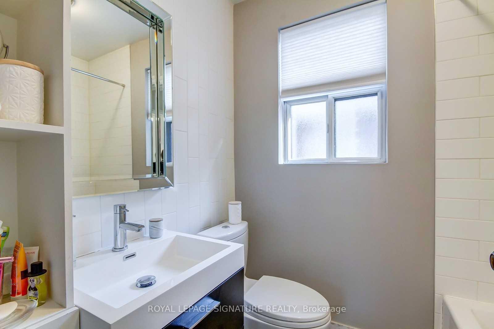 Photo 11 of 3 Kenrae Road, Toronto, Leaside — HOMEH
