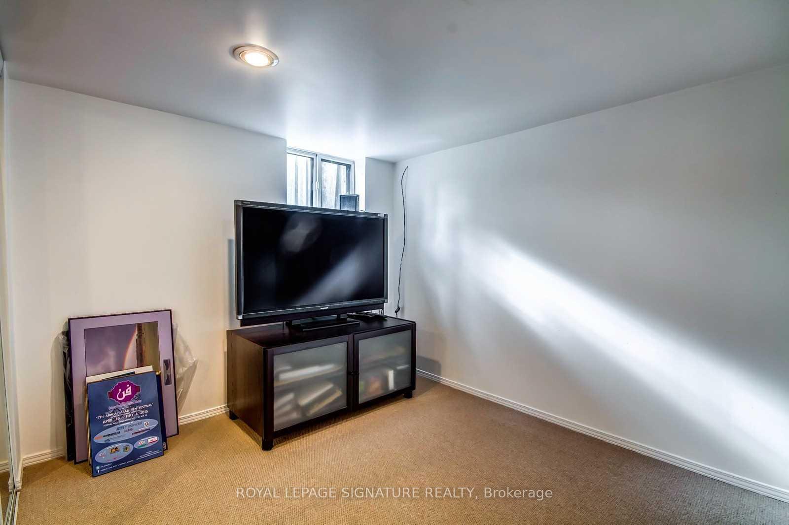 Photo 15 of 3 Kenrae Road, Toronto, Leaside — HOMEH