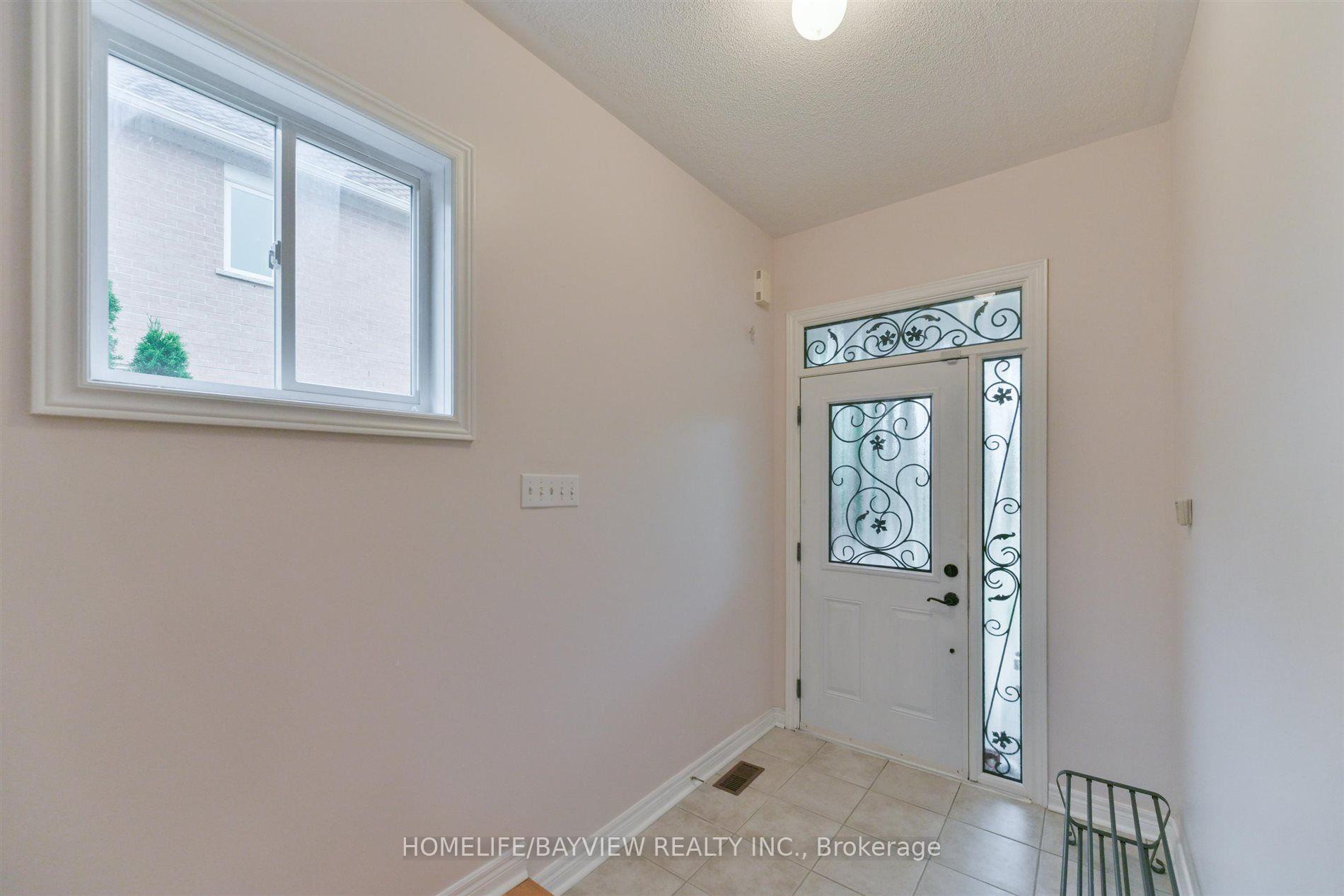 Photo 3 of 26 Honeyview Street, Vaughan, Patterson — HOMEH