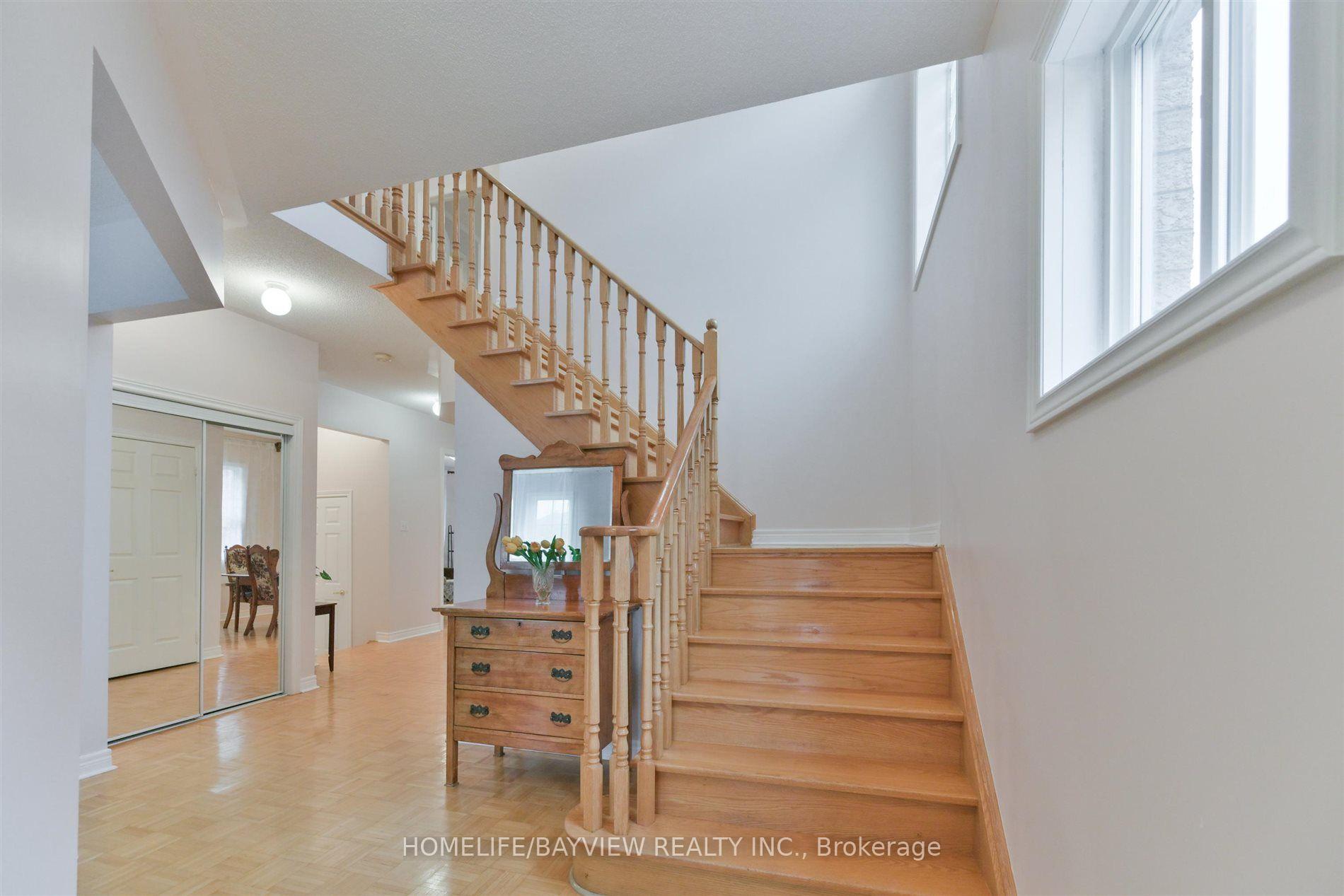 Photo 4 of 26 Honeyview Street, Vaughan, Patterson — HOMEH