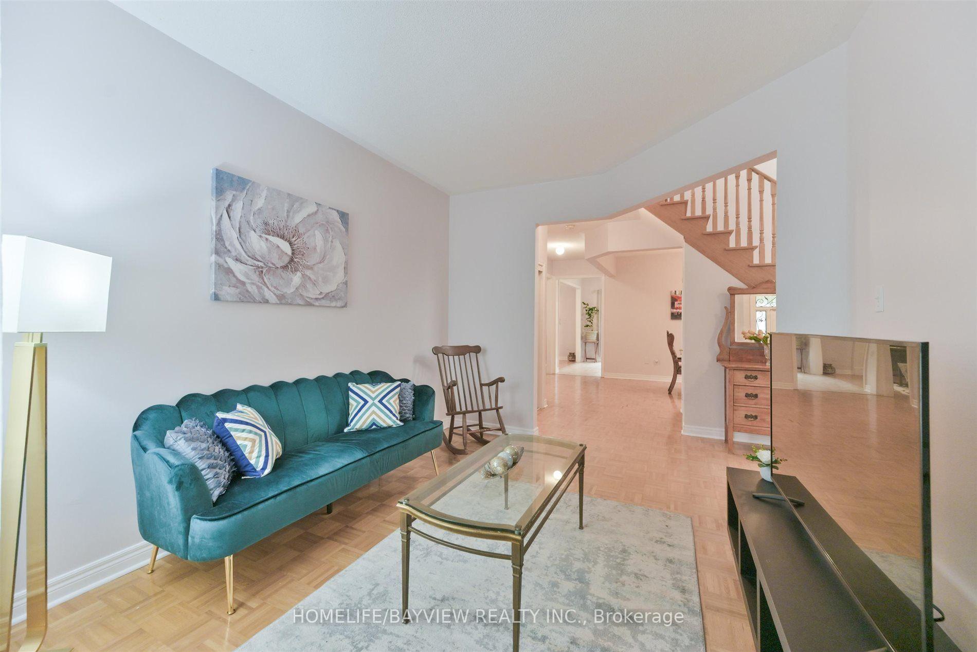 Photo 5 of 26 Honeyview Street, Vaughan, Patterson — HOMEH