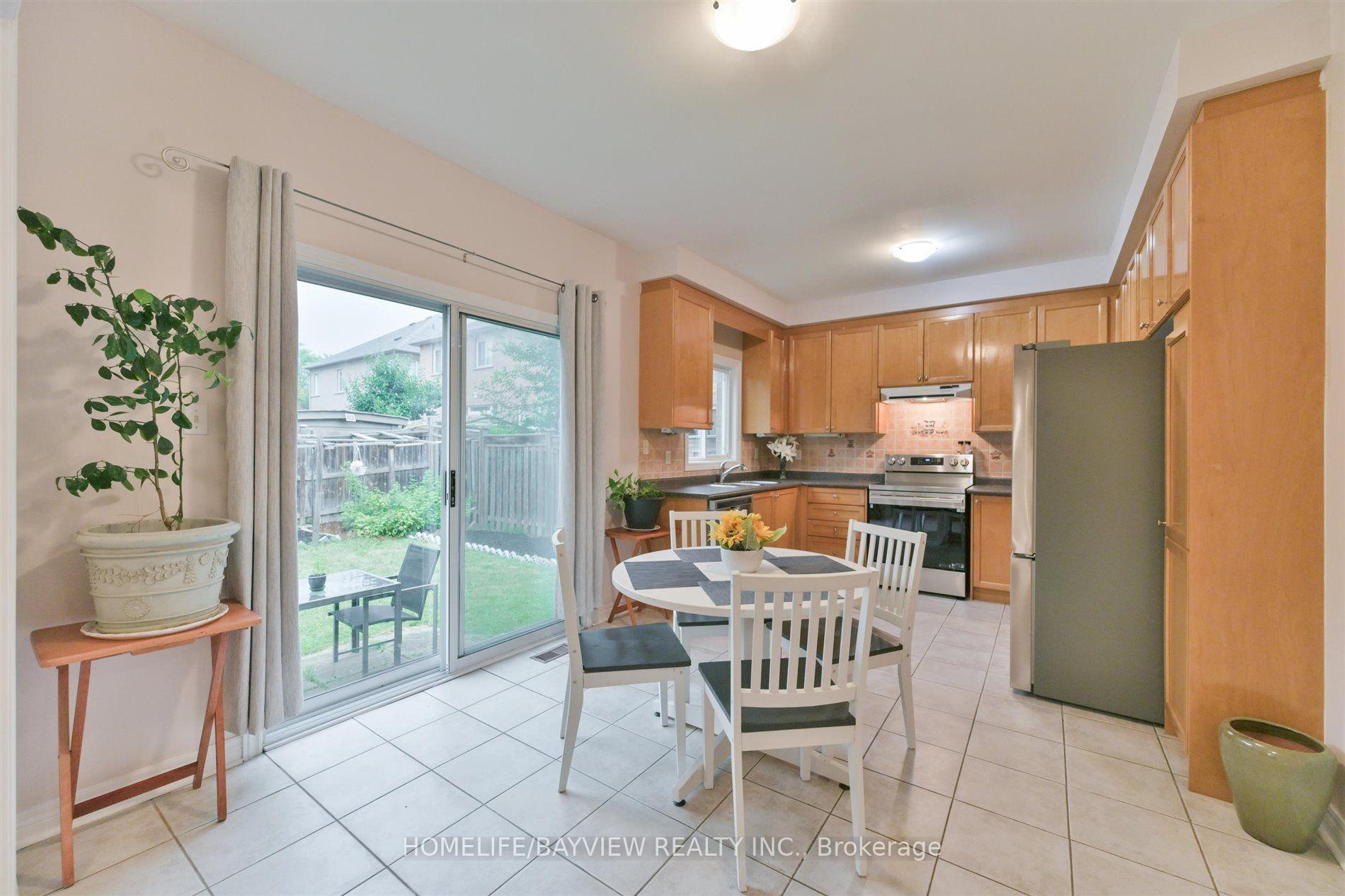 Photo 9 of 26 Honeyview Street, Vaughan, Patterson — HOMEH
