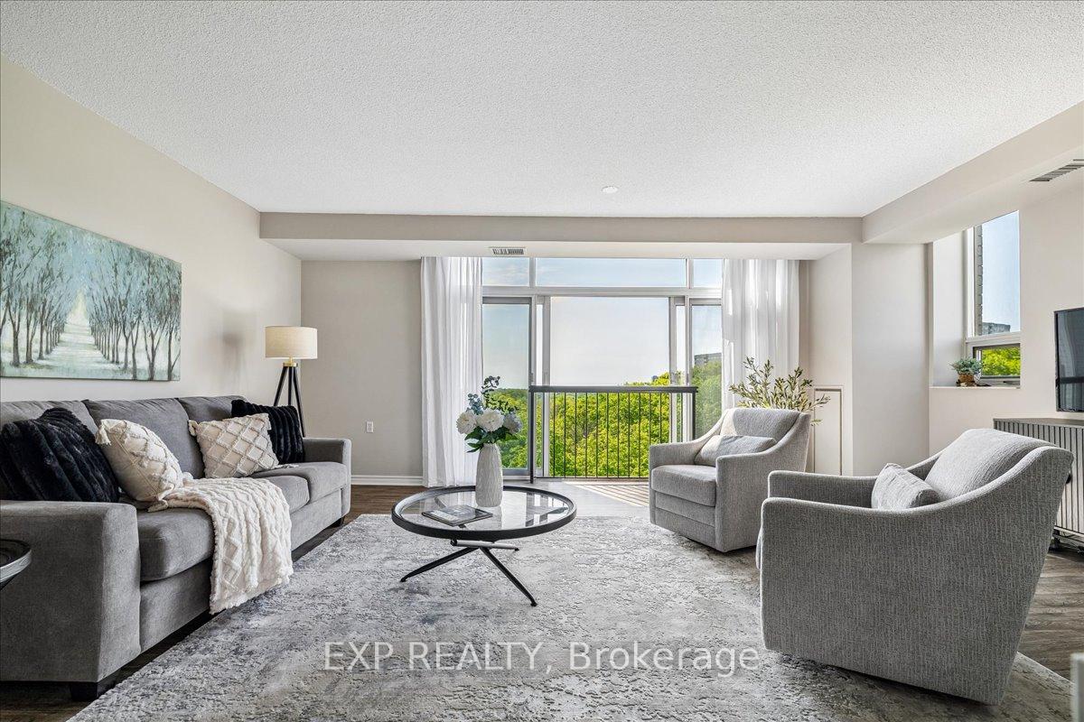 Photo 2 of Unit 708, 200 Burnhamthorpe Road E, Mississauga, City Centre — HOMEH