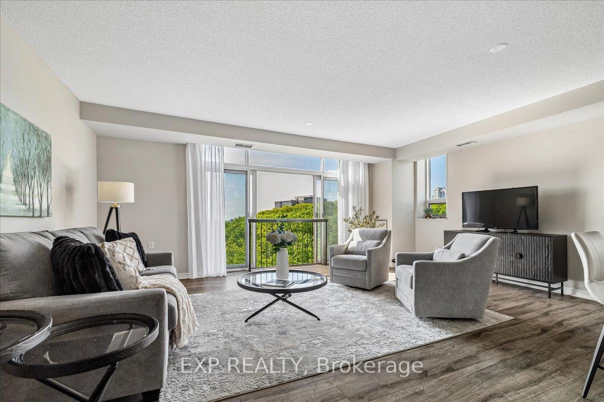 Photo 3 of Unit 708, 200 Burnhamthorpe Road E, Mississauga, City Centre — HOMEH