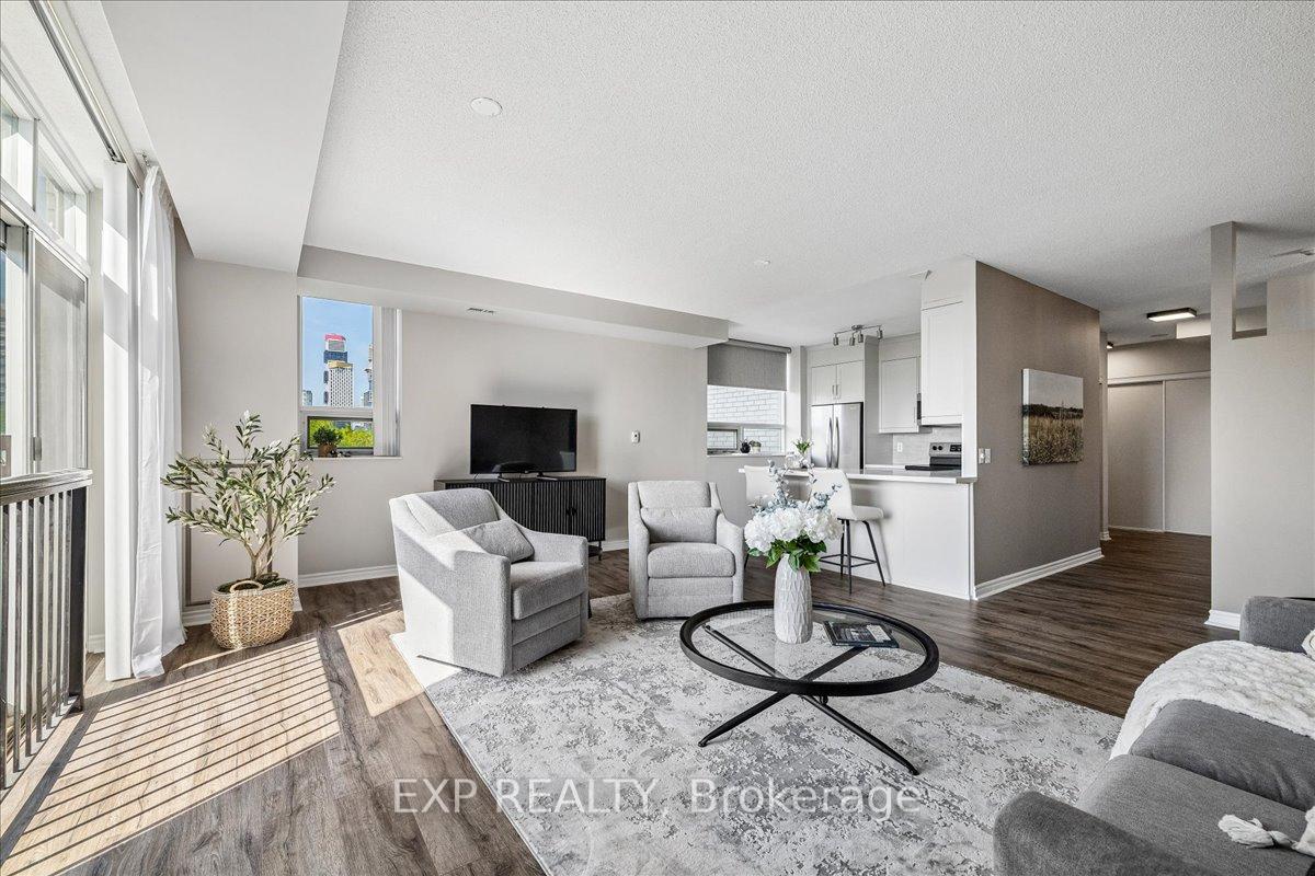 Photo 8 of Unit 708, 200 Burnhamthorpe Road E, Mississauga, City Centre — HOMEH
