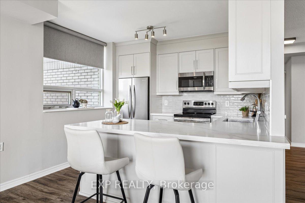 Photo 9 of Unit 708, 200 Burnhamthorpe Road E, Mississauga, City Centre — HOMEH