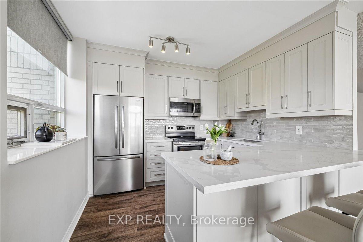 Photo 10 of Unit 708, 200 Burnhamthorpe Road E, Mississauga, City Centre — HOMEH