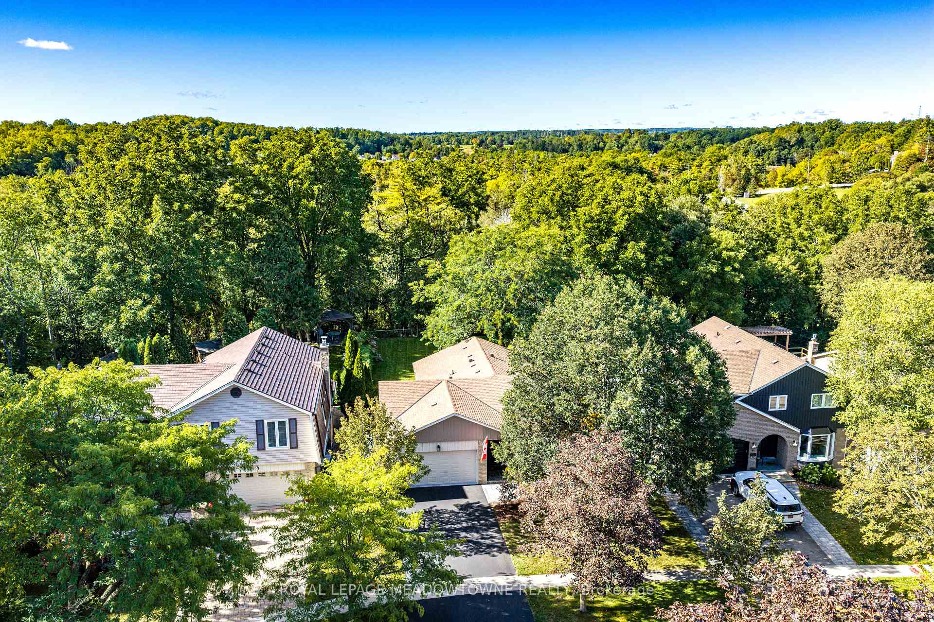 Photo 1 of 7 Terry Court, Halton Hills, Georgetown — HOMEH
