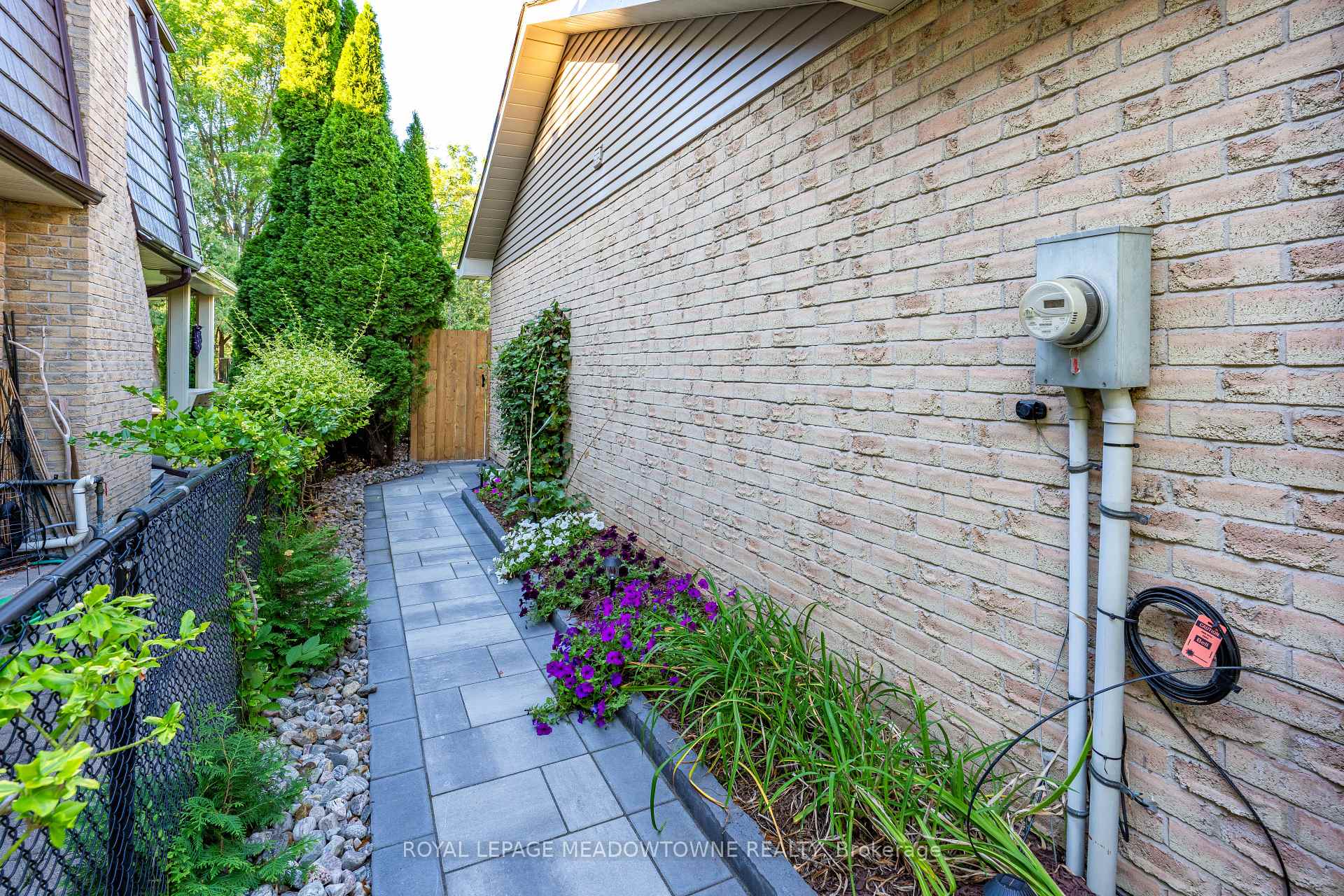 Photo 40 of 7 Terry Court, Halton Hills, Georgetown — HOMEH