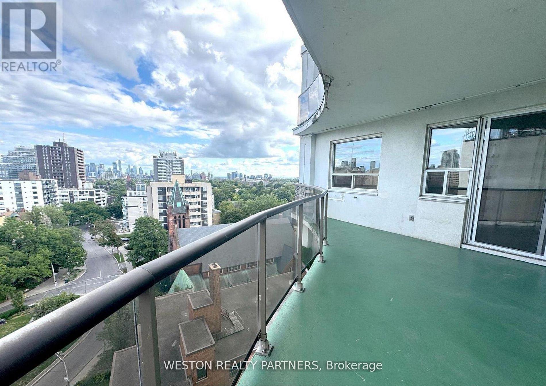 Photo 5 of Unit 801, 44 Walmer Road, Toronto, The Annex — HOMEH