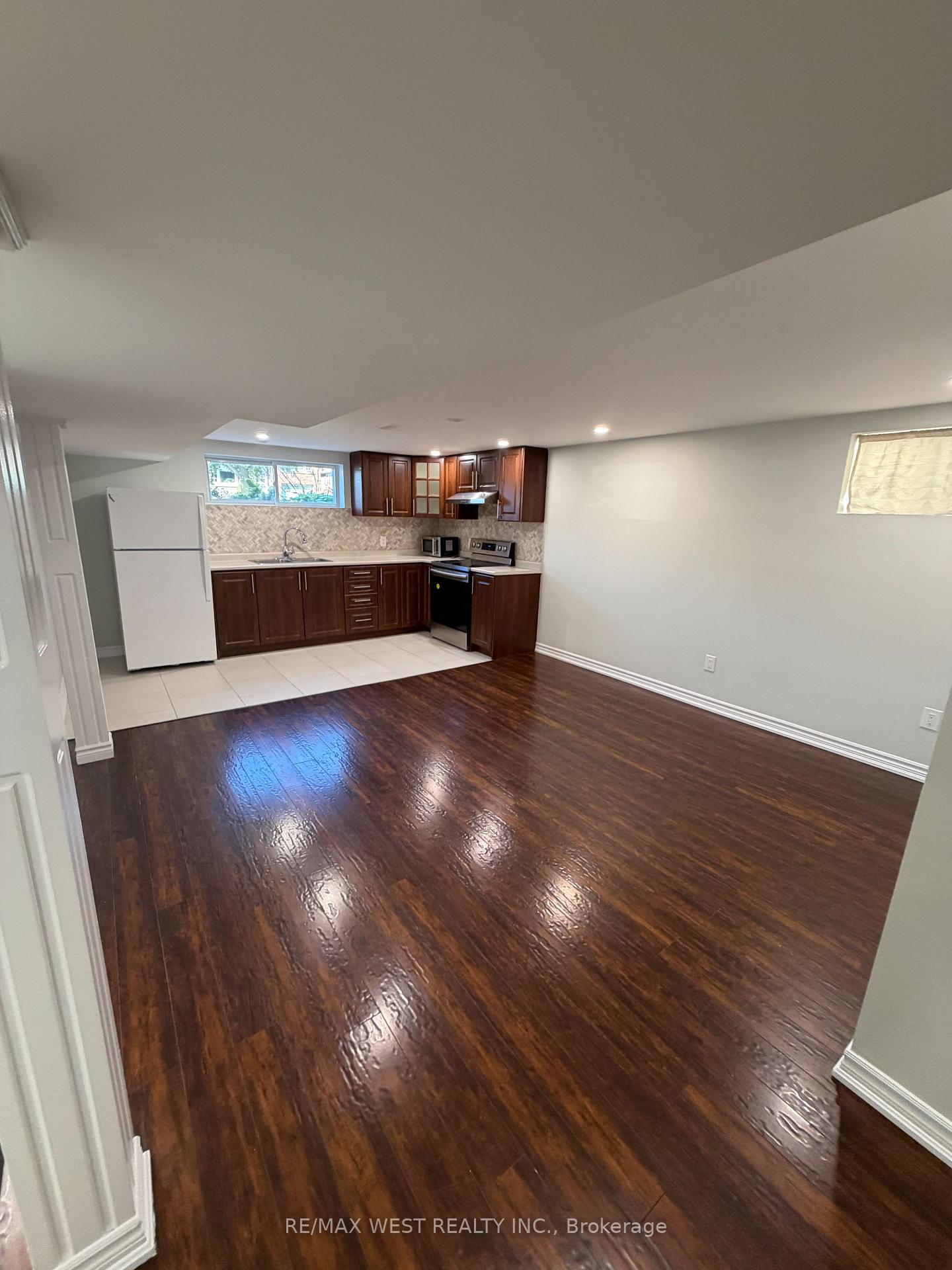 Photo 2 of 15 Macleod Street, North York, Maple Leaf — HOMEH