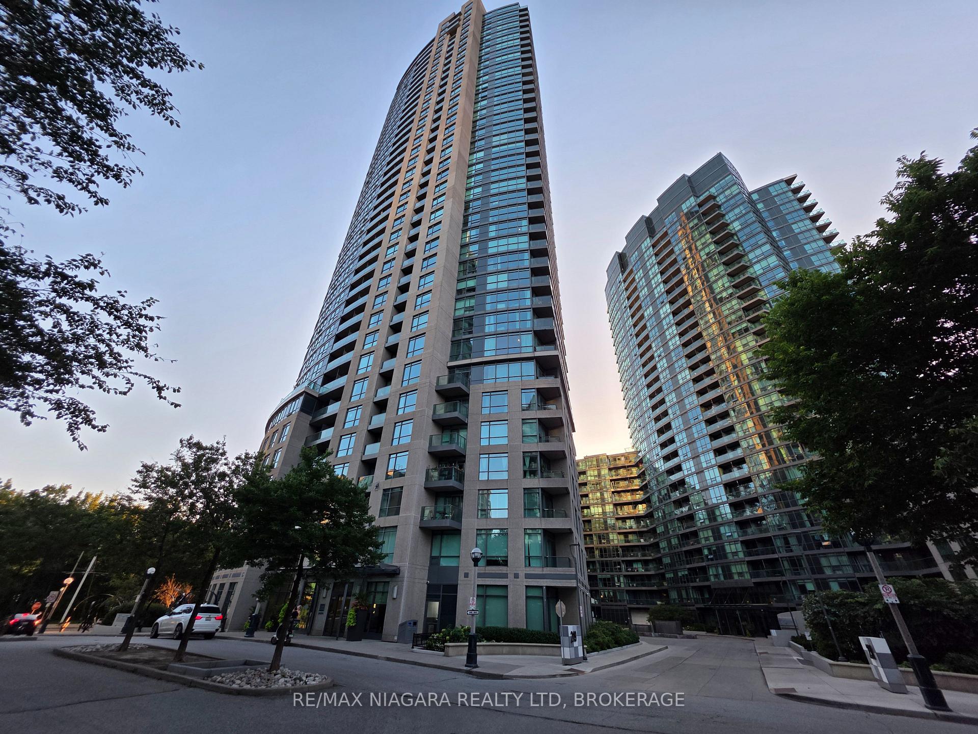 Front of Unit 619, 219 Fort York Boulevard