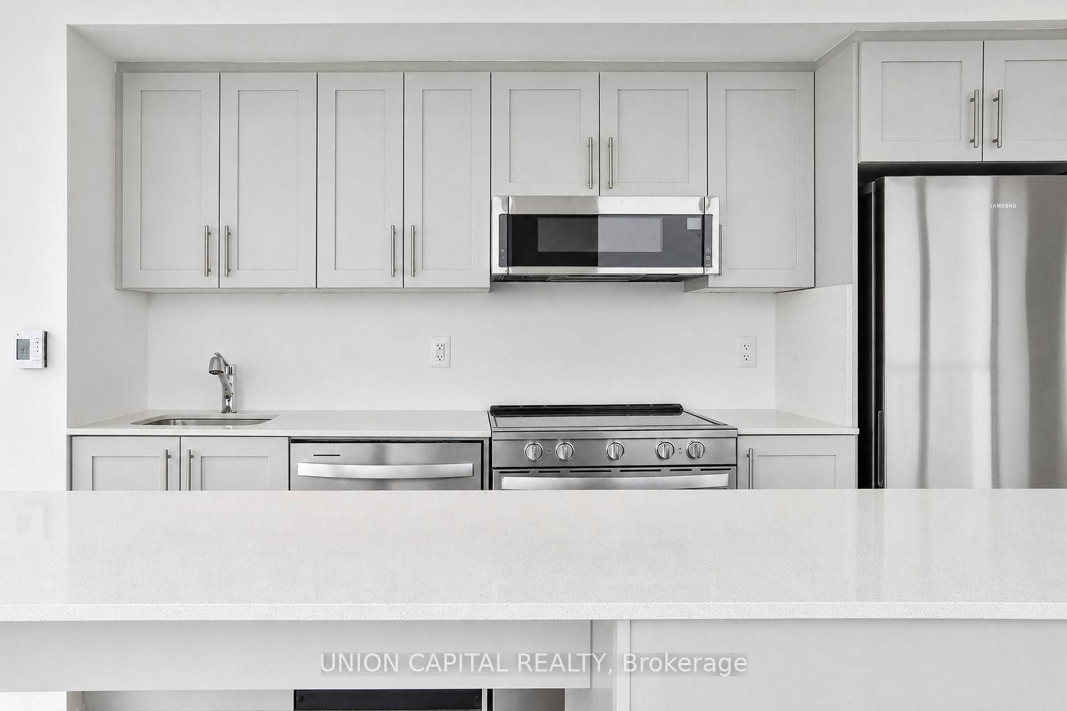 Photo 2 of Unit 1104, 1063 Douglas McCurdy Common, Mississauga, Lakeview — HOMEH