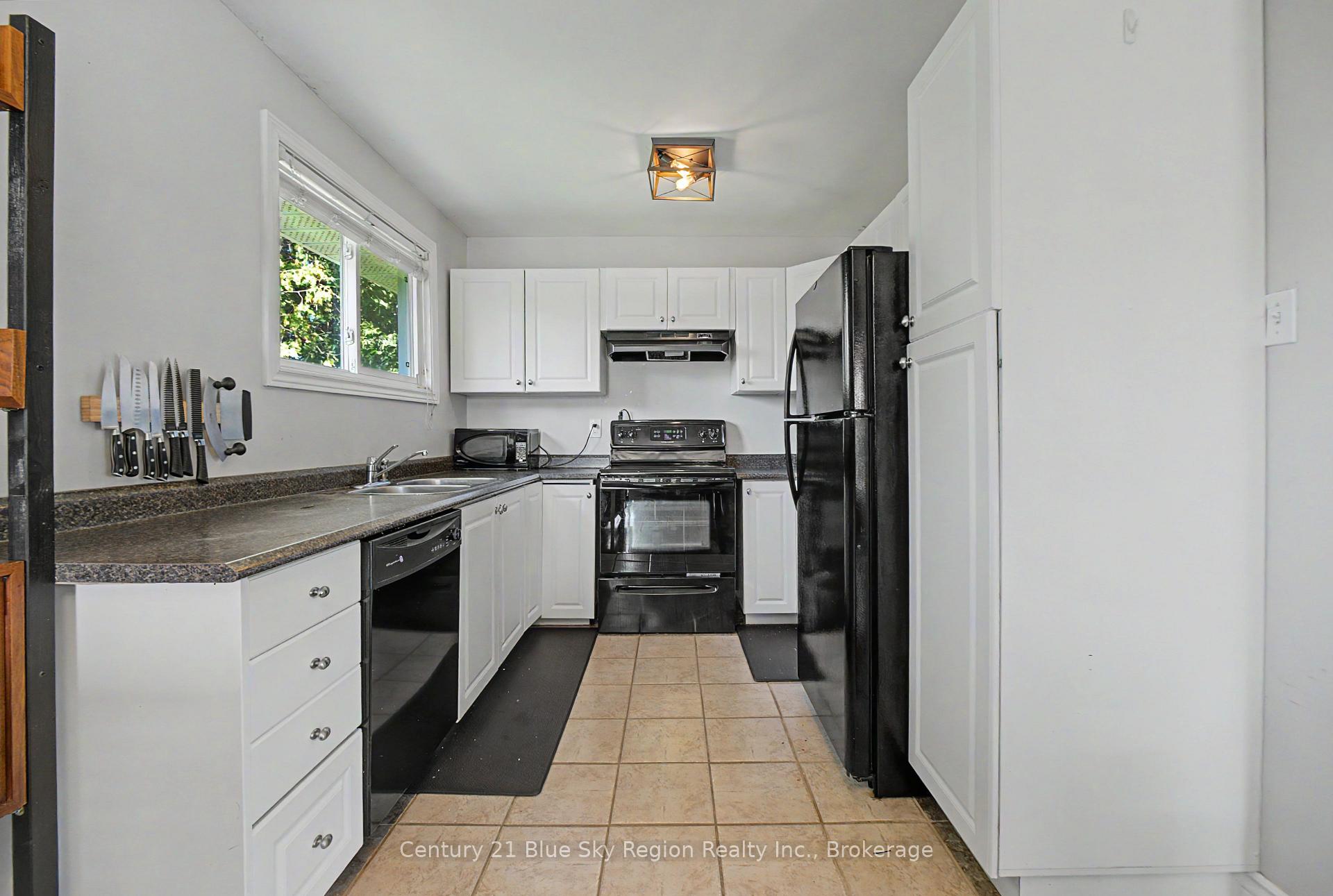 Photo 14 of 847 Jane Street, North Bay, West End — HOMEH