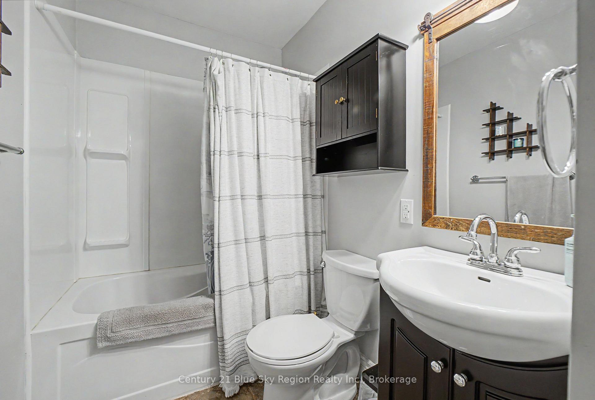 Photo 31 of 847 Jane Street, North Bay, West End — HOMEH