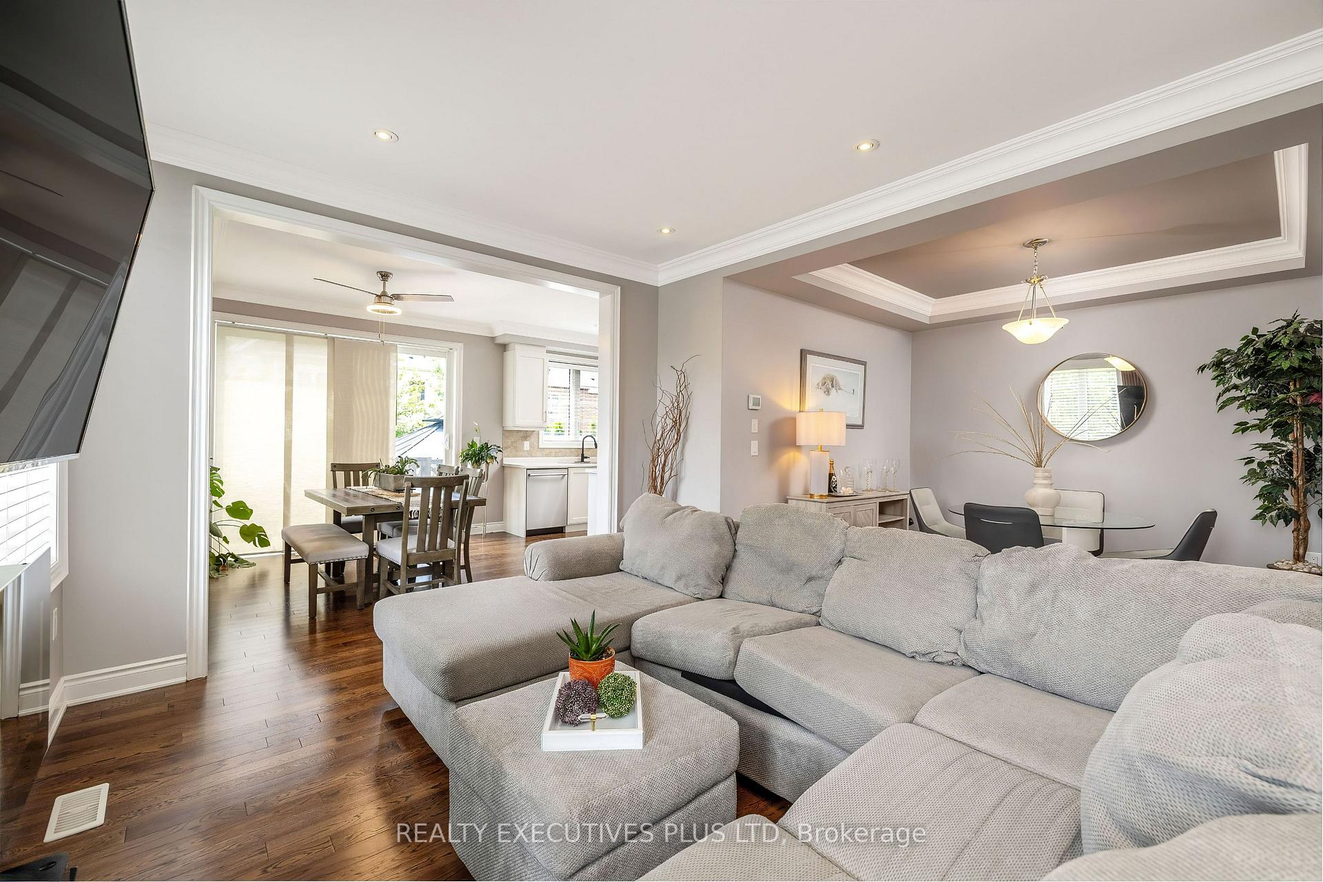 Photo 5 of 86 Stillwater Crescent, Hamilton, Waterdown — HOMEH
