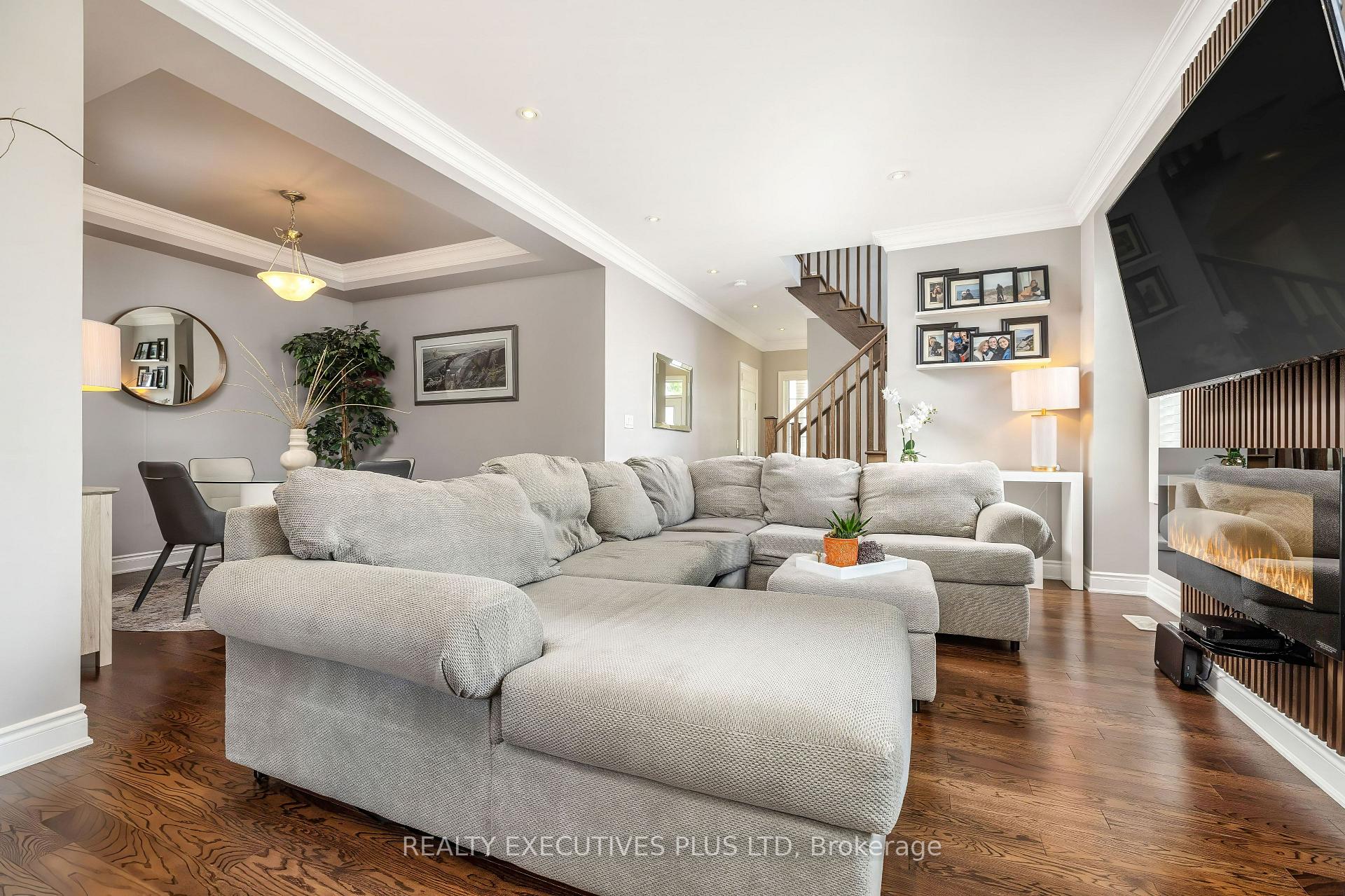 Photo 6 of 86 Stillwater Crescent, Hamilton, Waterdown — HOMEH
