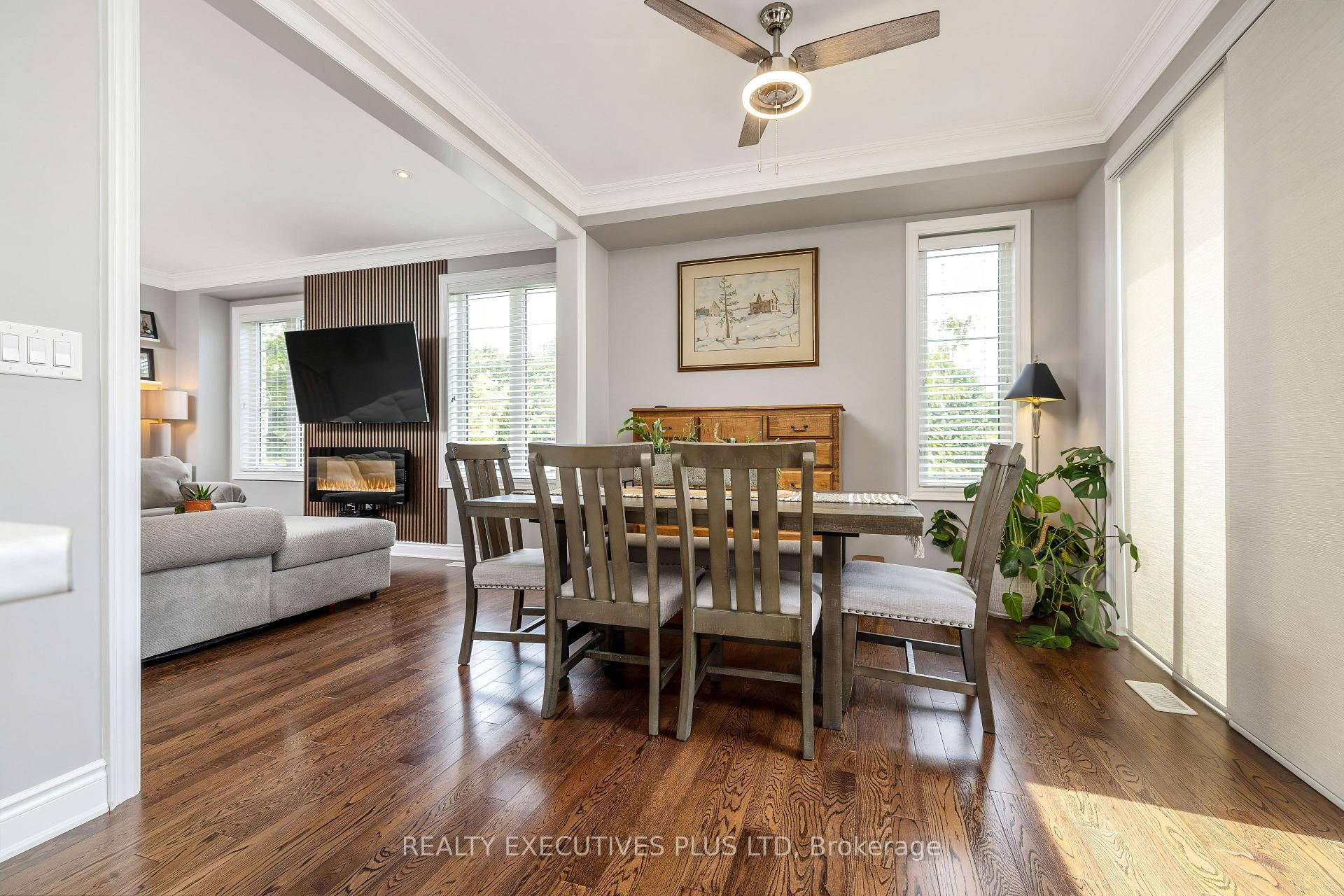 Photo 9 of 86 Stillwater Crescent, Hamilton, Waterdown — HOMEH