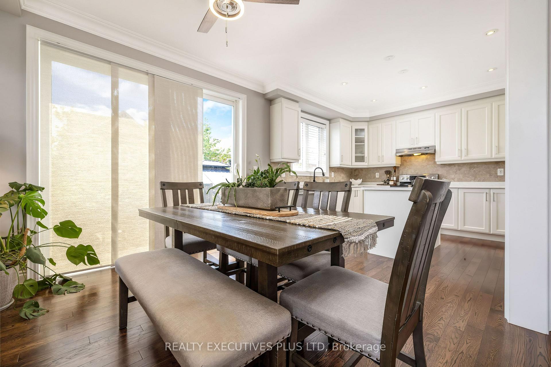 Photo 11 of 86 Stillwater Crescent, Hamilton, Waterdown — HOMEH