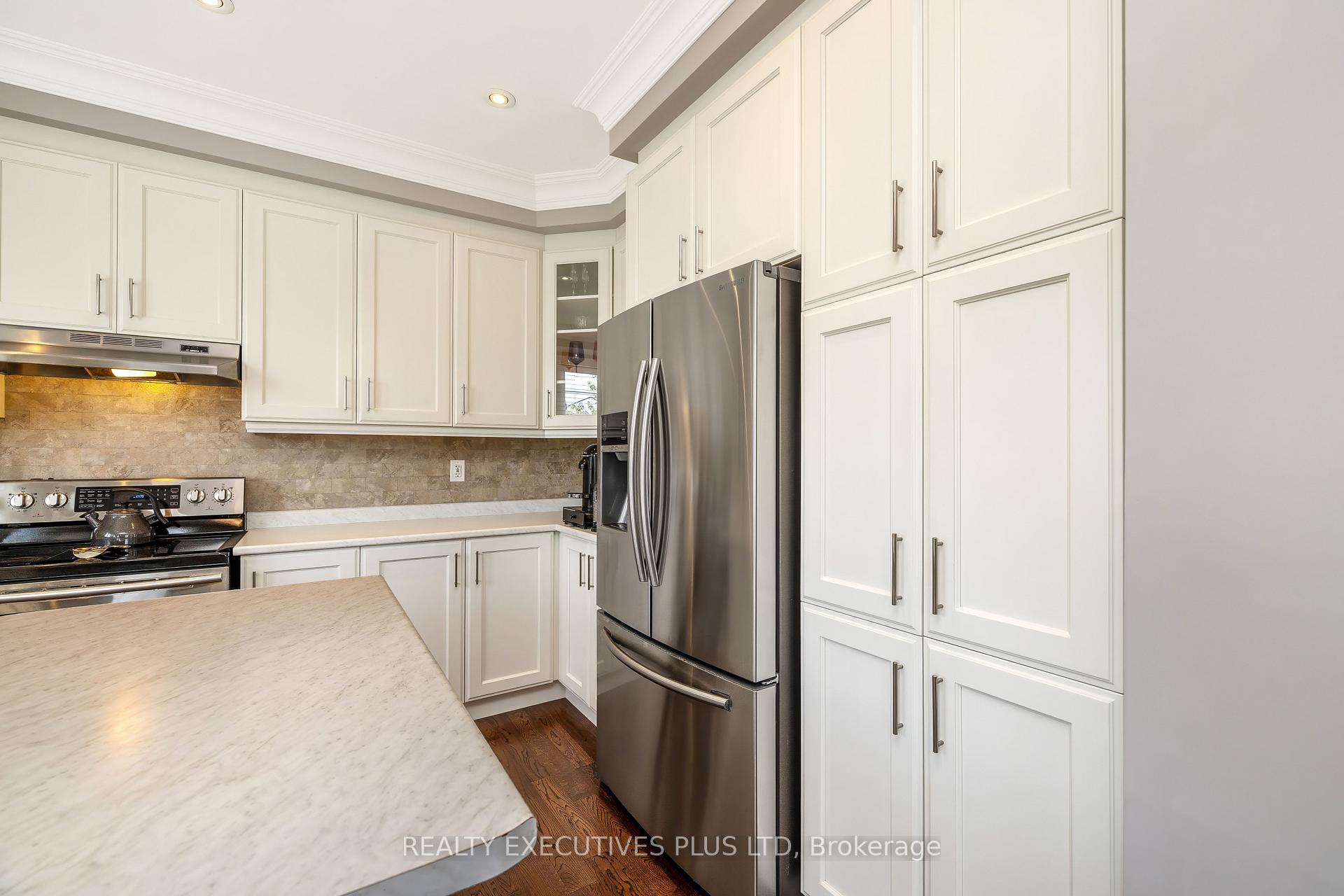 Photo 13 of 86 Stillwater Crescent, Hamilton, Waterdown — HOMEH