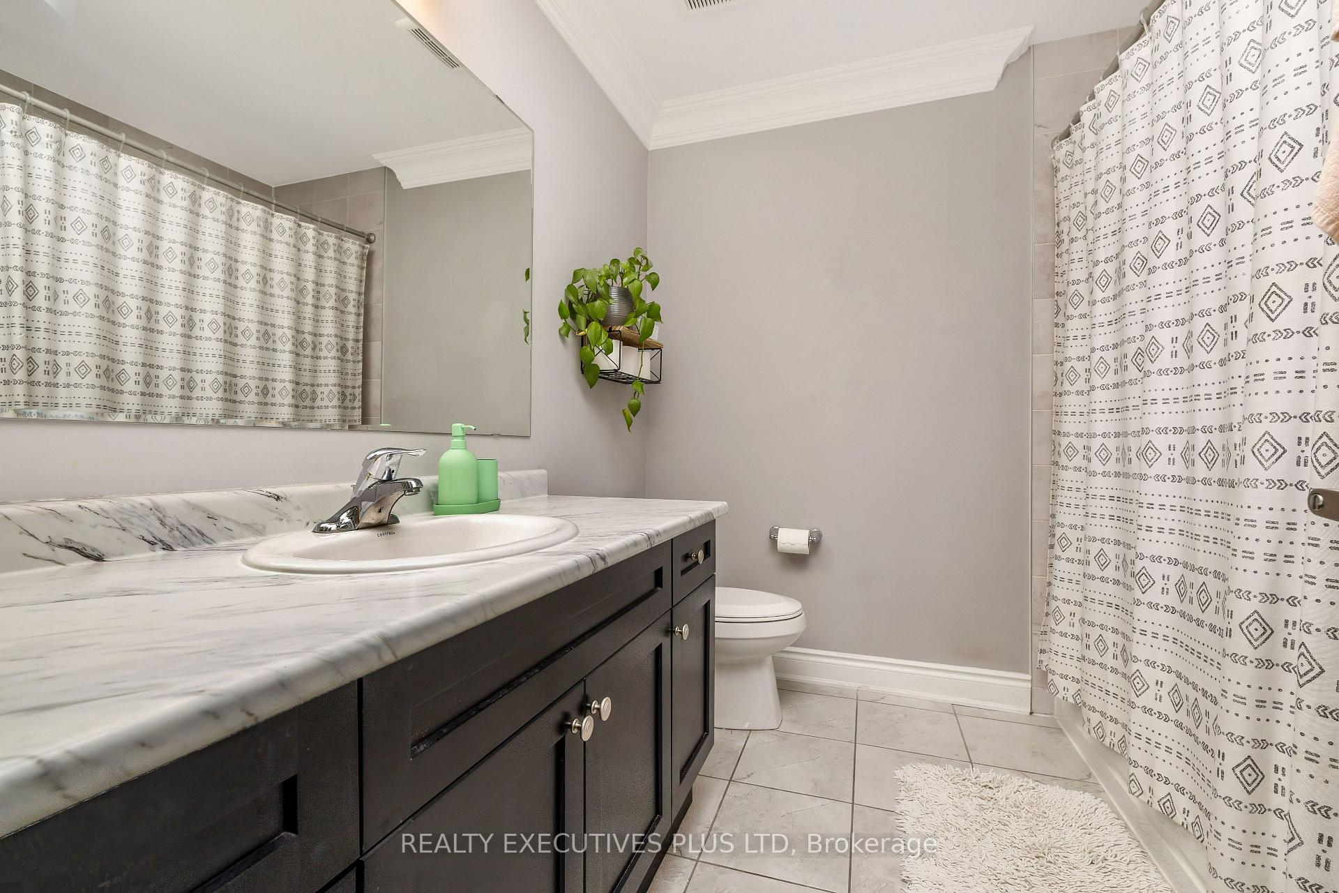 Photo 30 of 86 Stillwater Crescent, Hamilton, Waterdown — HOMEH