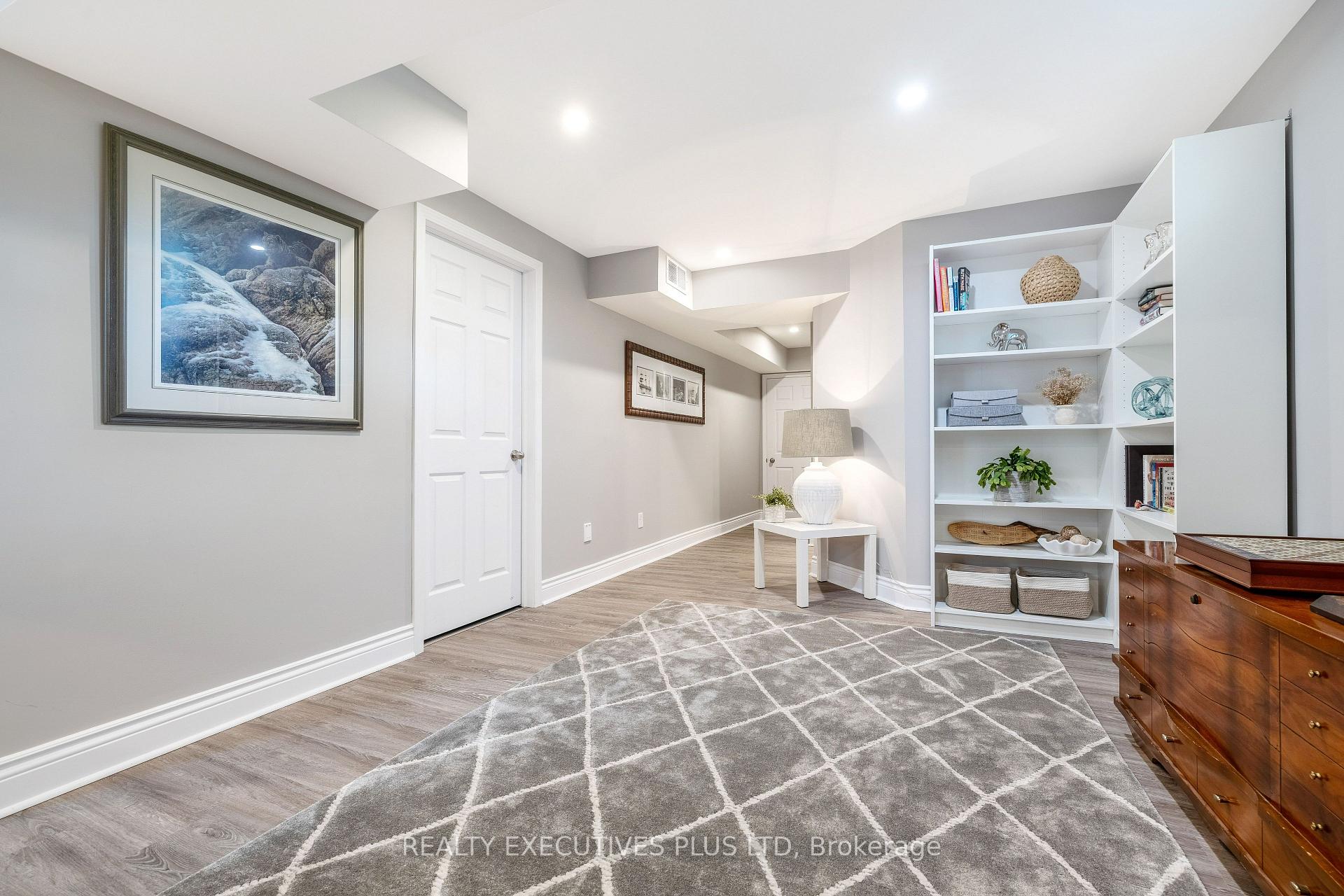 Photo 33 of 86 Stillwater Crescent, Hamilton, Waterdown — HOMEH