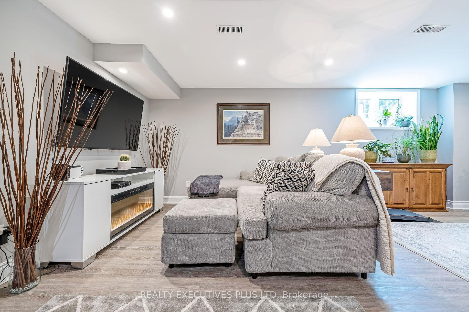 Photo 34 of 86 Stillwater Crescent, Hamilton, Waterdown — HOMEH