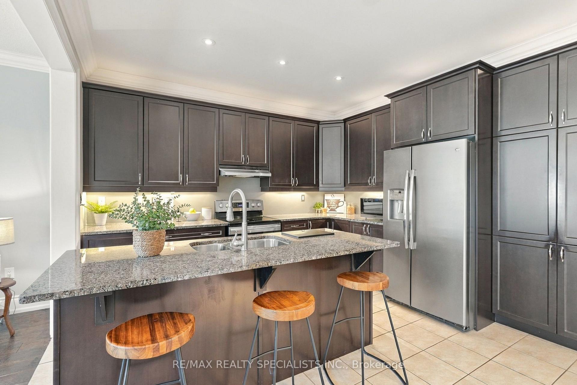 Photo 9 of 212 Leiterman Drive, Milton, Willmott — HOMEH