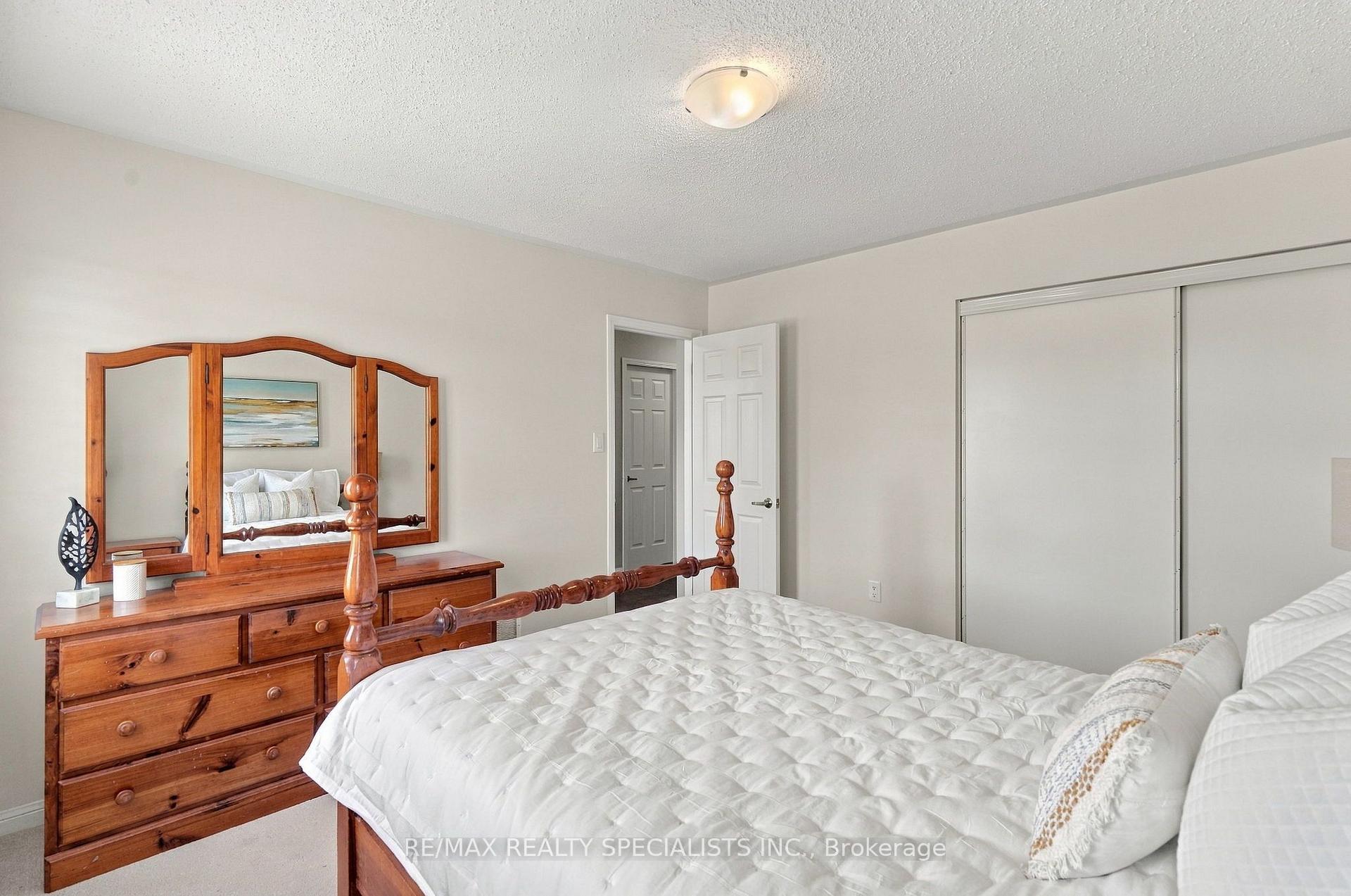 Photo 23 of 212 Leiterman Drive, Milton, Willmott — HOMEH