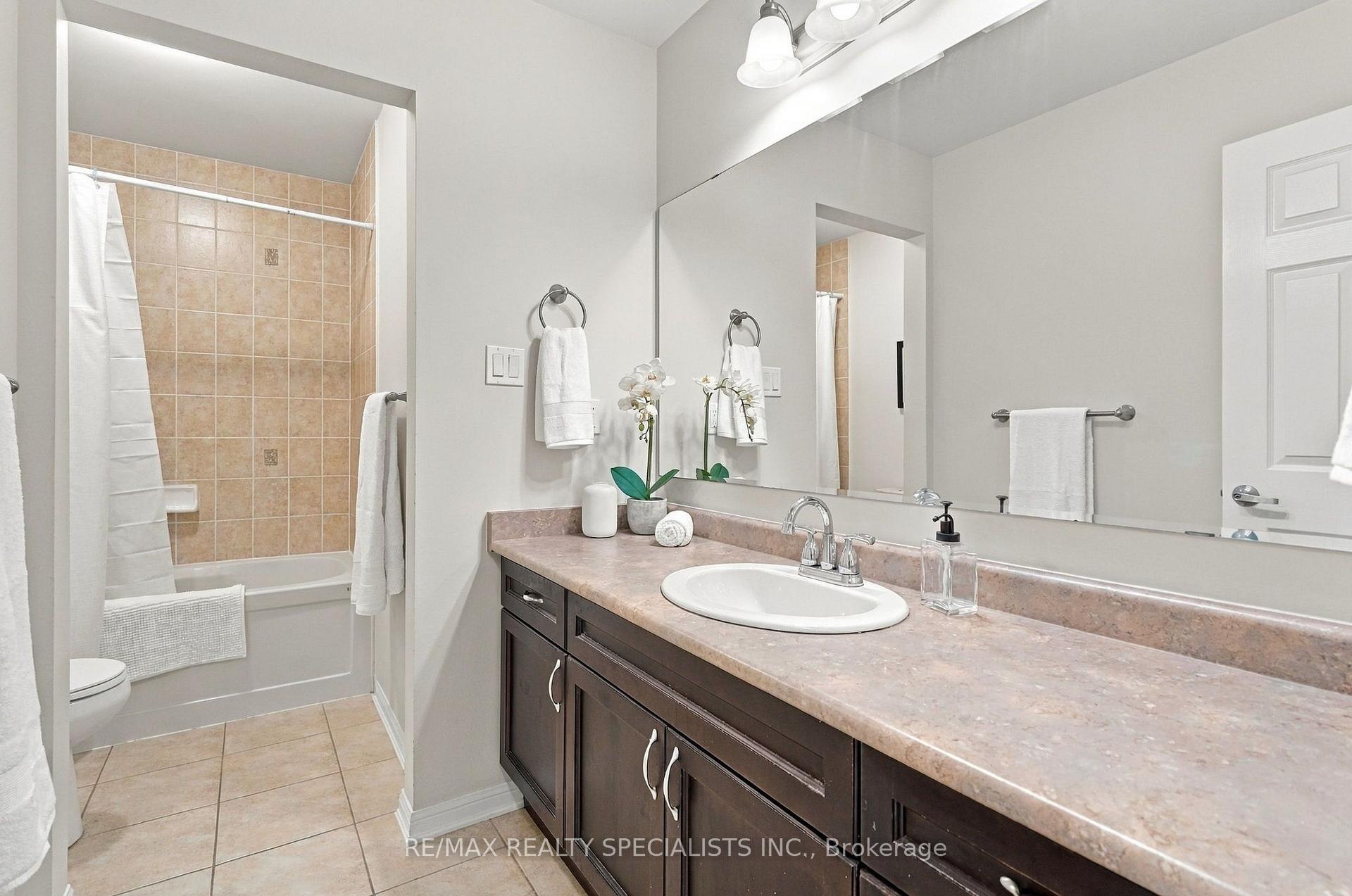 Photo 24 of 212 Leiterman Drive, Milton, Willmott — HOMEH