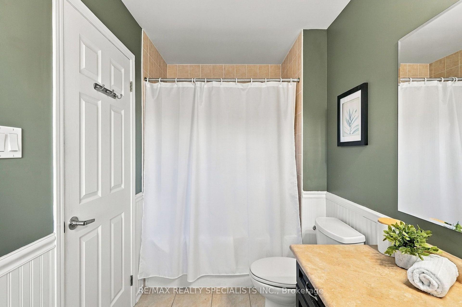 Photo 32 of 212 Leiterman Drive, Milton, Willmott — HOMEH