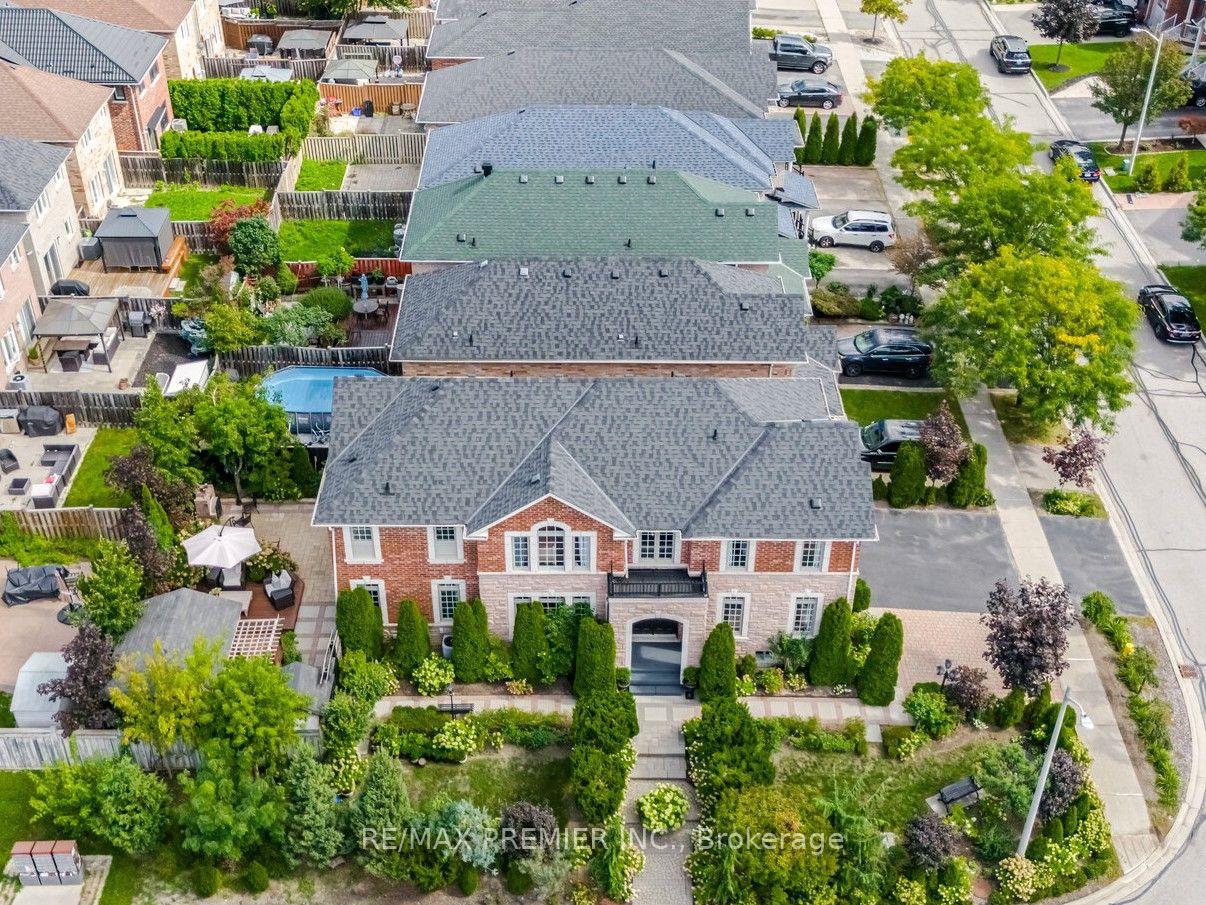 Photo 2 of 127 Ozner Crescent, Vaughan, Vellore Village — HOMEH