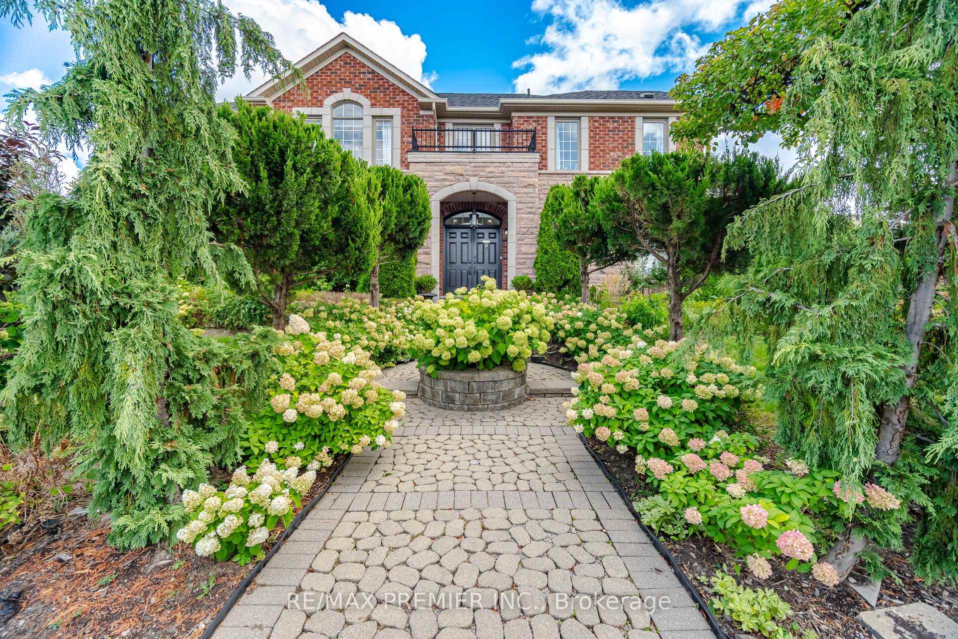 Photo 10 of 127 Ozner Crescent, Vaughan, Vellore Village — HOMEH