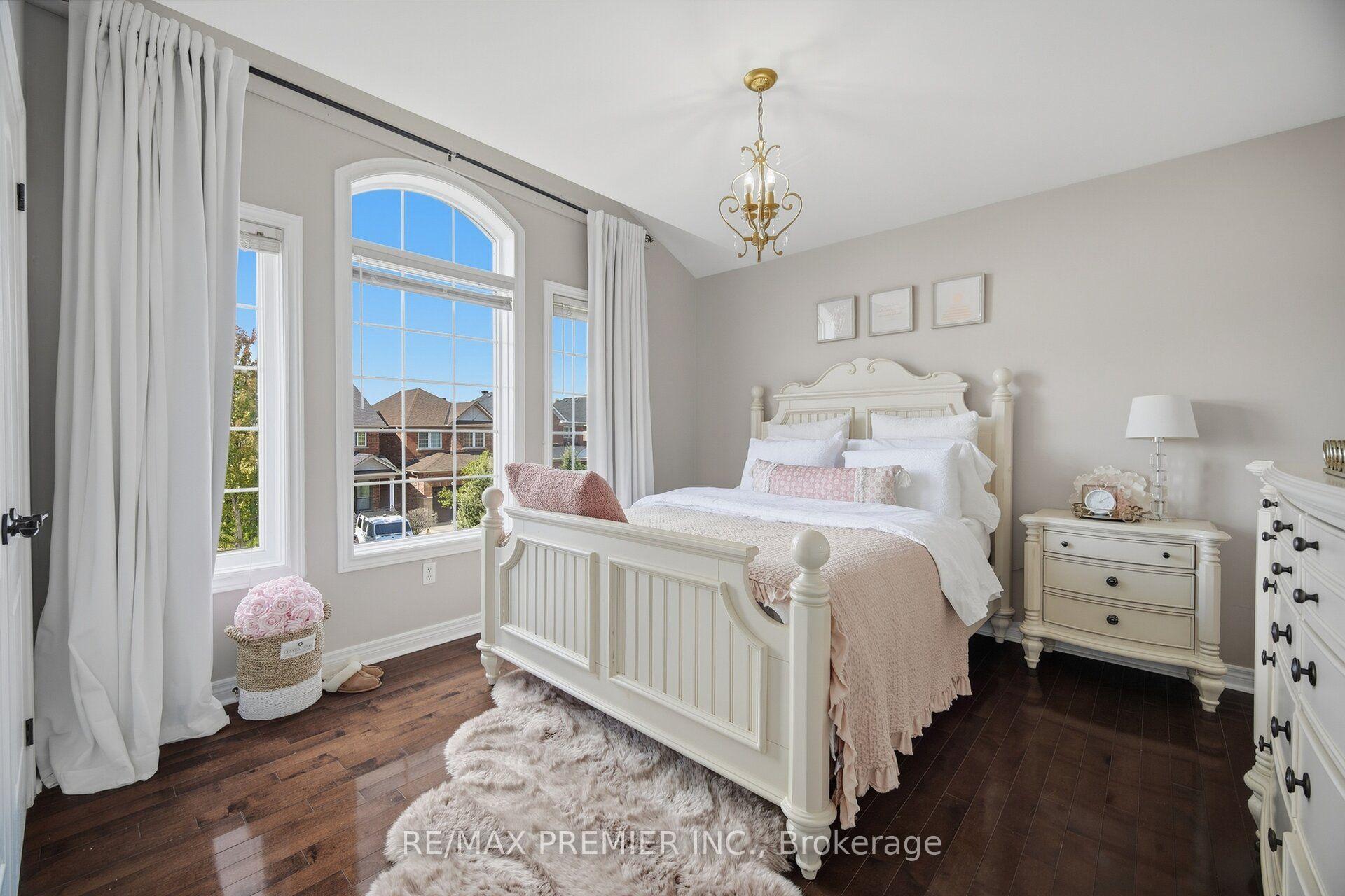 Photo 33 of 127 Ozner Crescent, Vaughan, Vellore Village — HOMEH
